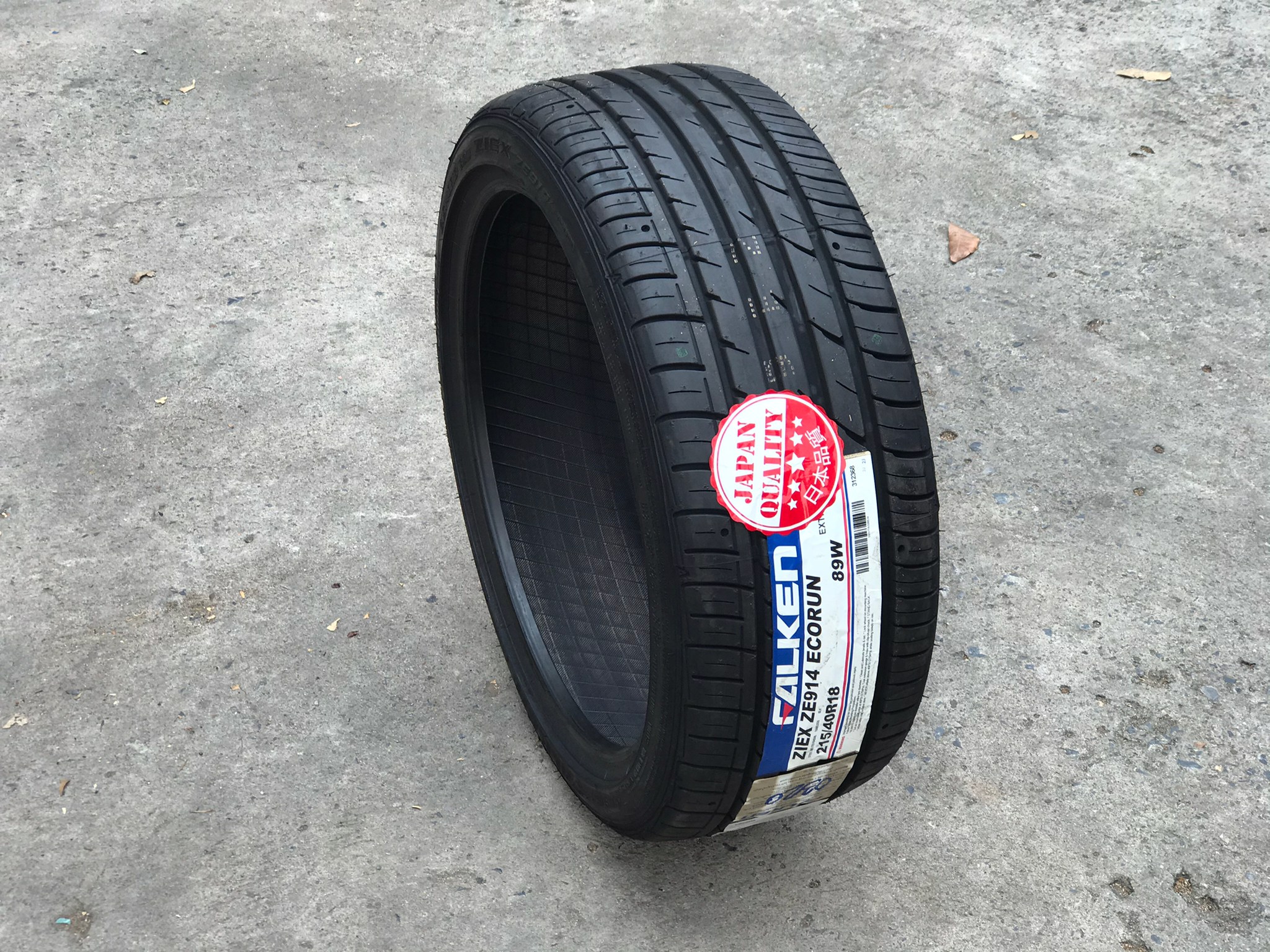 FALKEN ZE914 215/40-18 ราคาพิเศษ