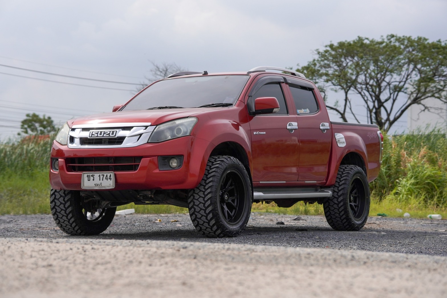 D-MAX ทรงเมกา จองคิวมาจาก ชลบุรี