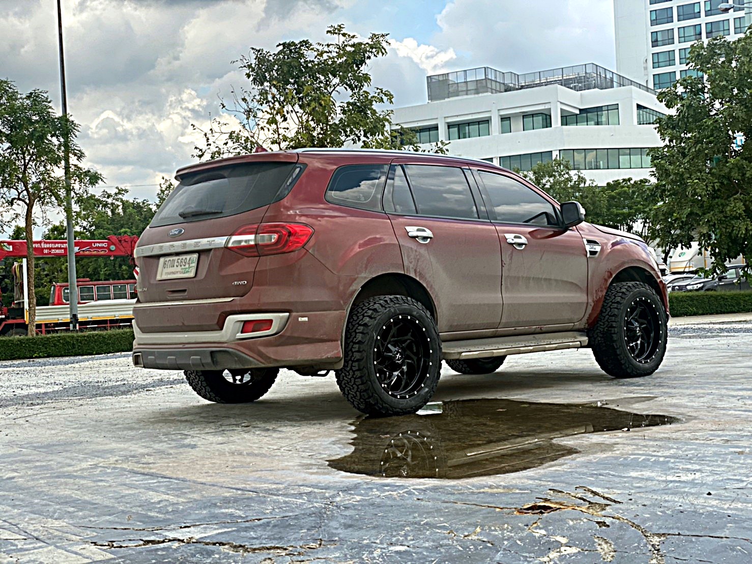 FORD EVEREST แต่งออฟโรดแบบไม่ยก
