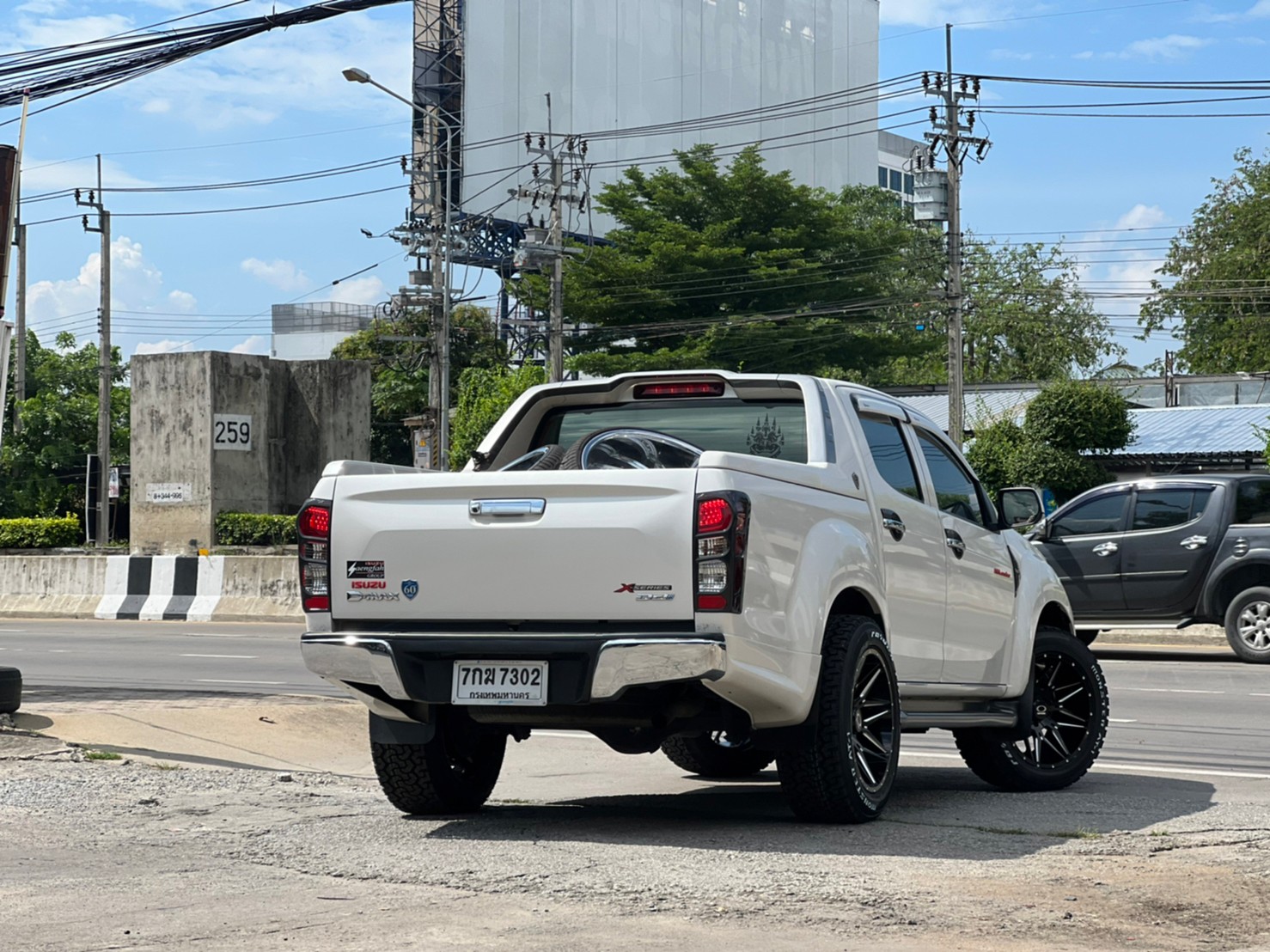 D-MAX แบบไม่ยก