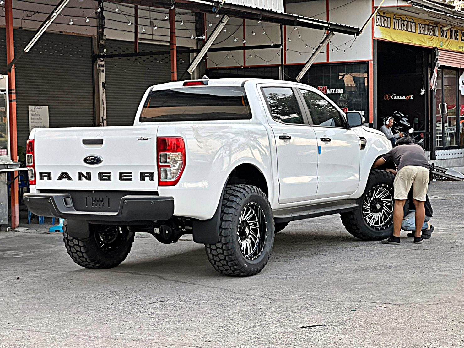 AMERICAN_WARRIOR FORD ทรงเมกา