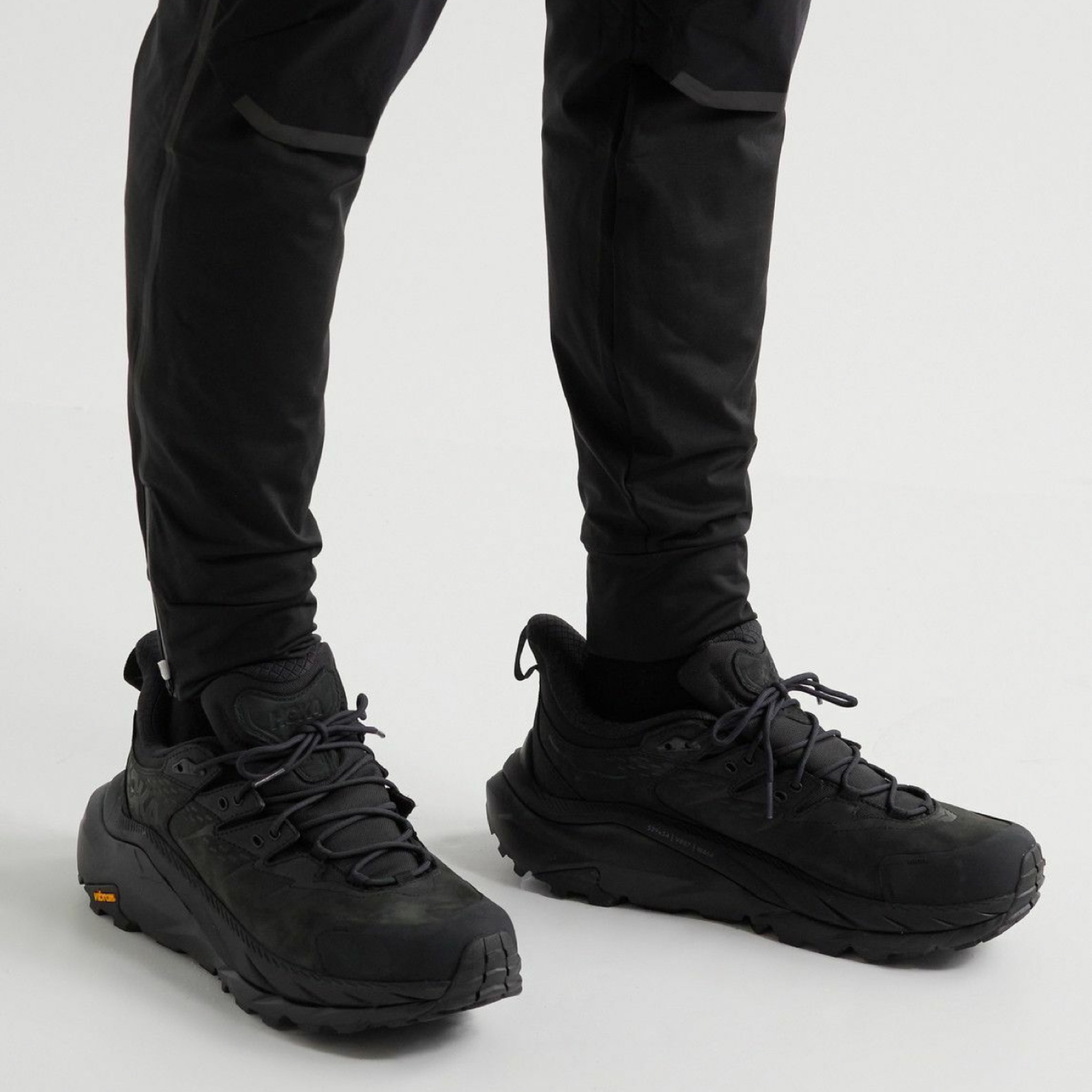 รองเท้าเดินป่า HOKA KAHA 2 Low GTX ‘AllBlack’ (M8.5/9/9.5/10US)