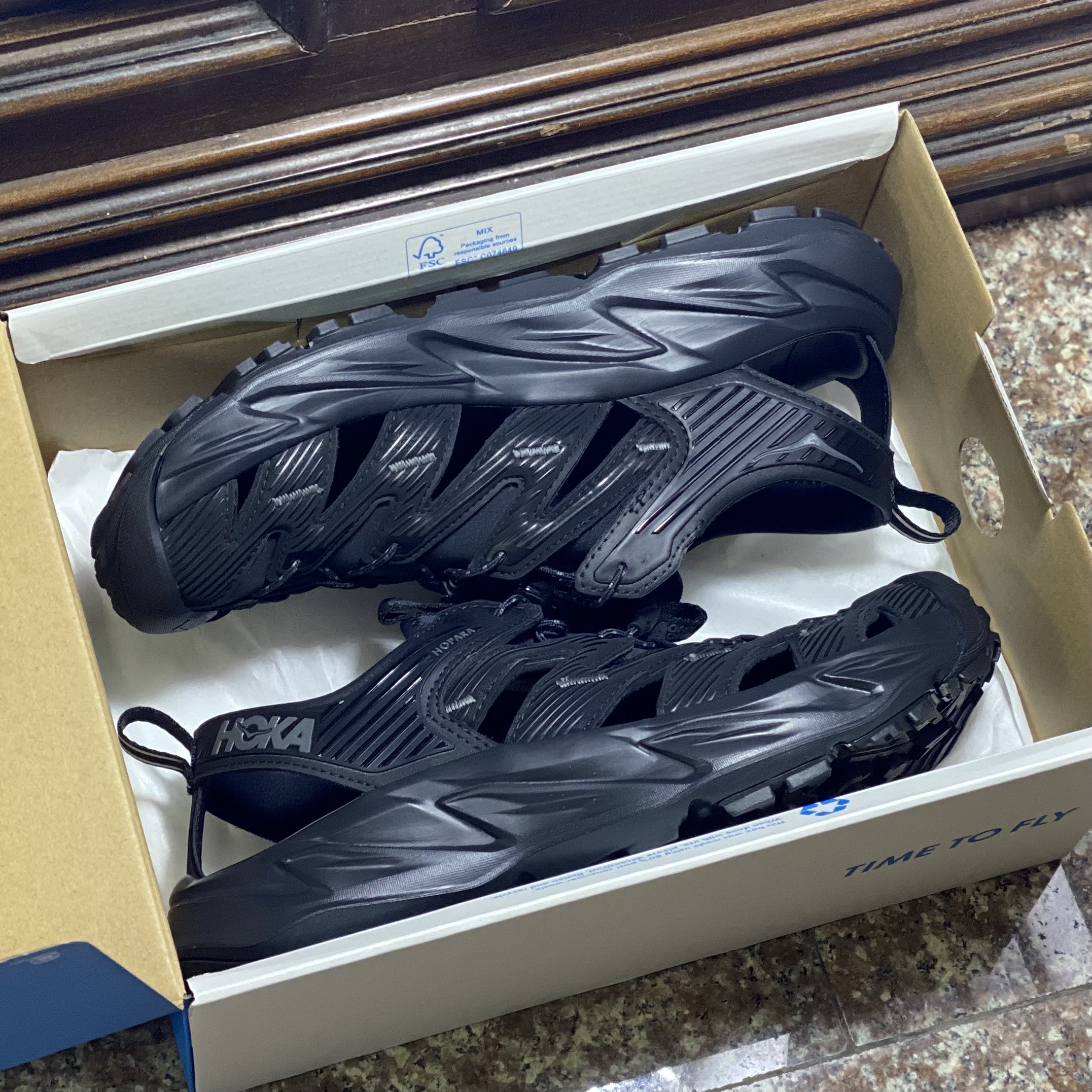 รองเท้า HOKA Hopara ‘TripleBlack‘ (W7.5/8US)