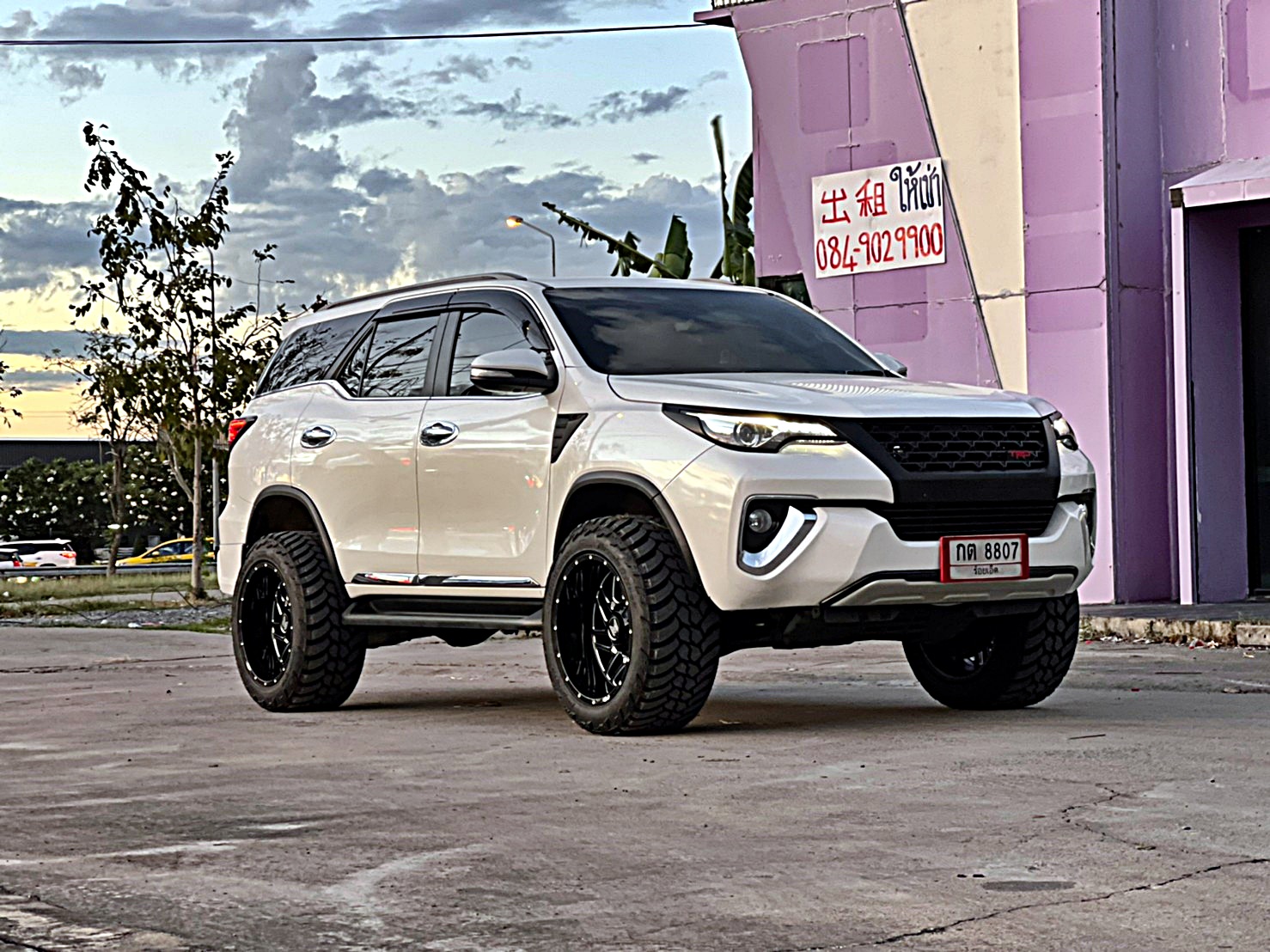 FORTUNER ทรงเมกา ล้อขอบ20 ที่ STEP9