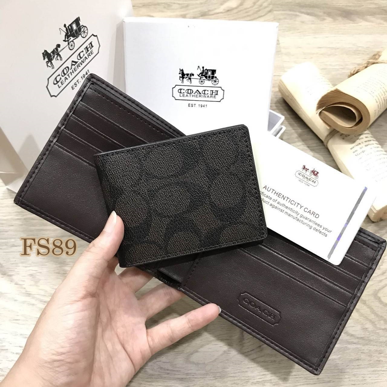 กระเป๋าสตางค์ พร้อม กระเป๋าใส่บัตร