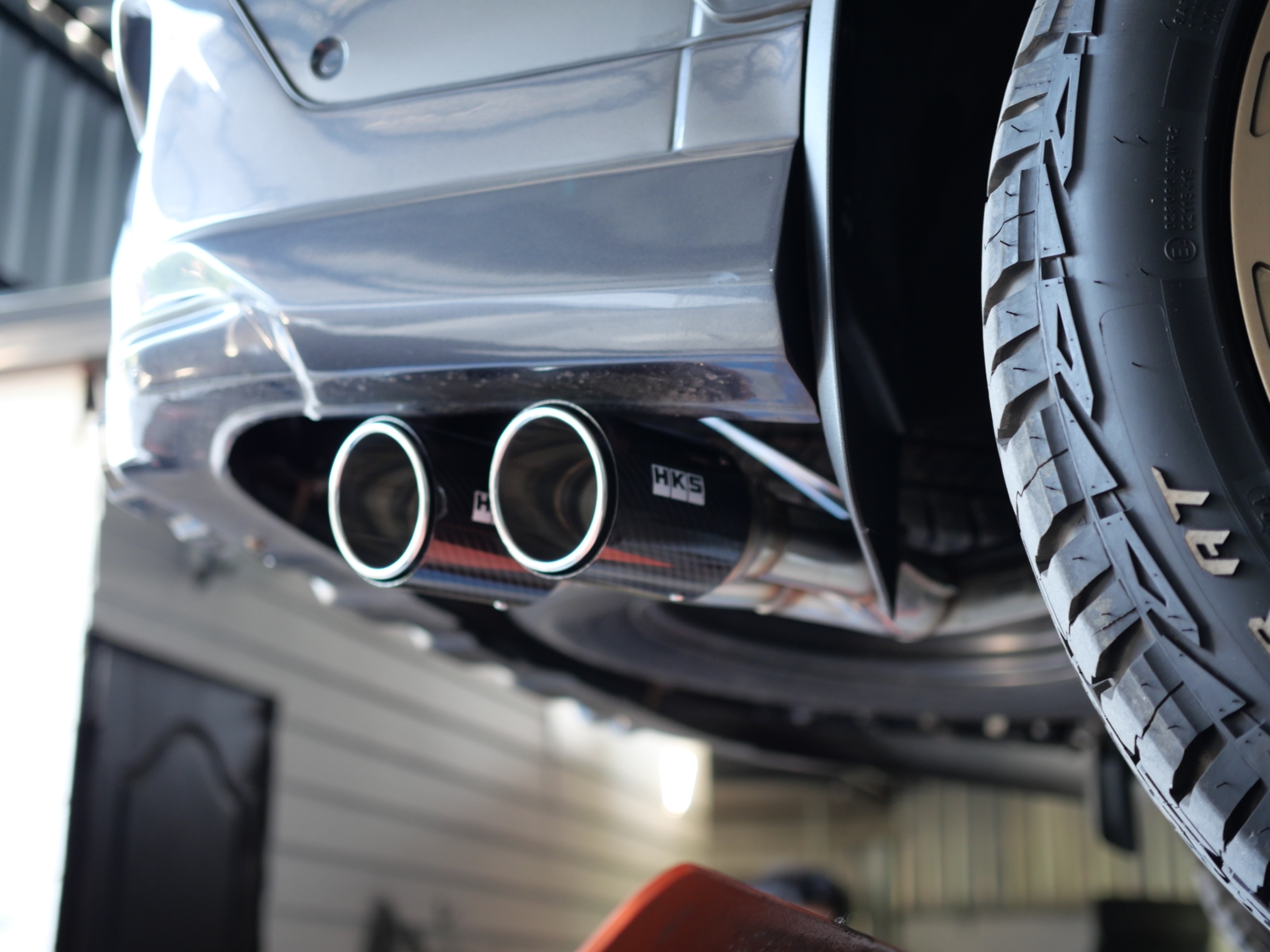 ท่อ HKS ปลายคาร์บอน คู่ออกข้าง รหัส 31021-ZA014 ใส่กับ EVEREST NEXTGEN