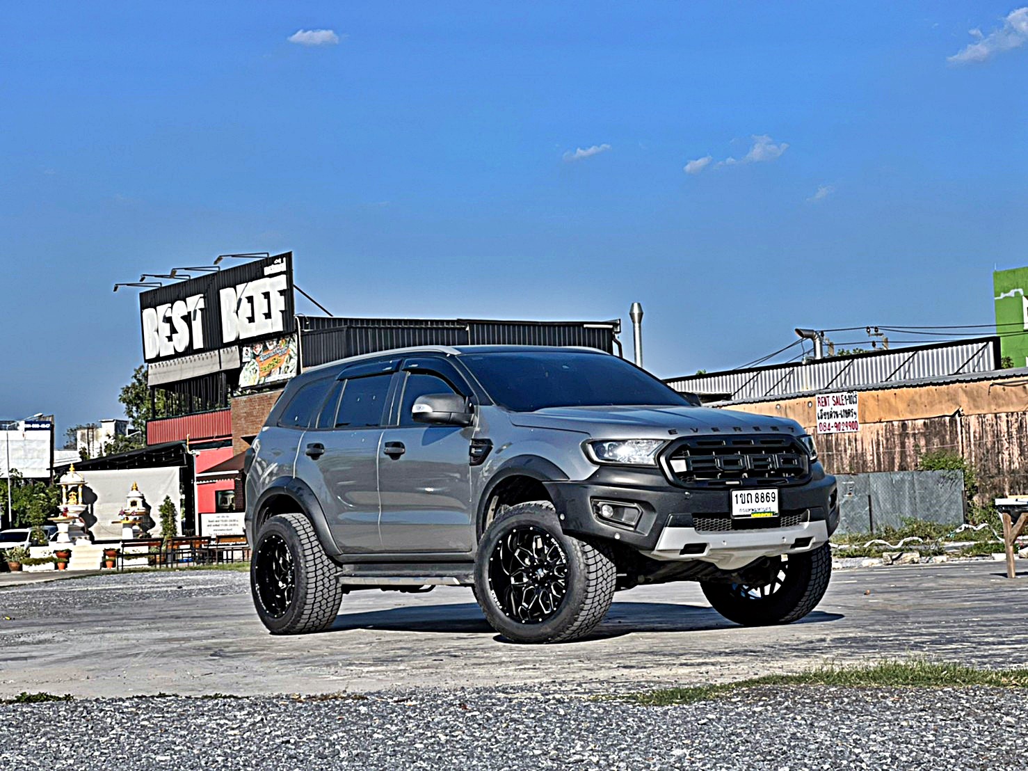 FORD EVEREST ทรงเมกา ล้อ FORCE ที่ STEP9