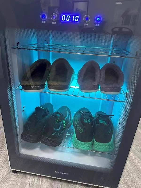 เครื่องอบรองเท้าอัจฉริยะ (Shoe Dryer and Sterilizer)