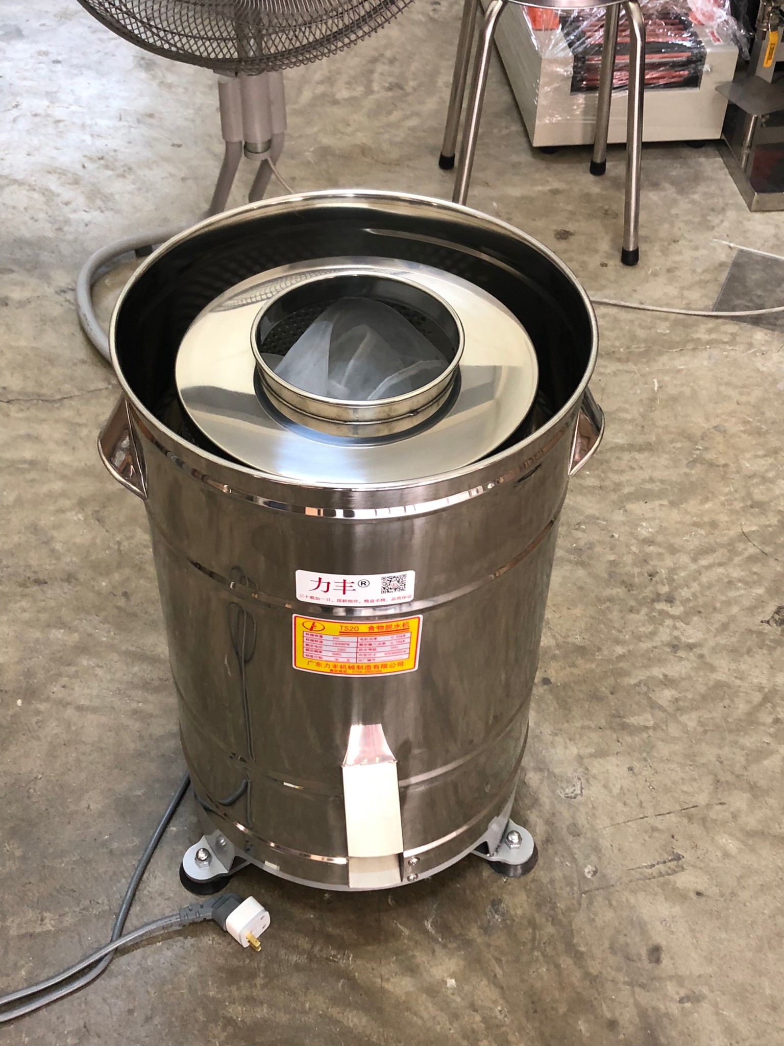 🌈15635 เครื่องสลัดน้ำ เครื่องสลัดน้ำมัน สลัดน้ำออกจากเนื้อและผัก รุ่น TS20