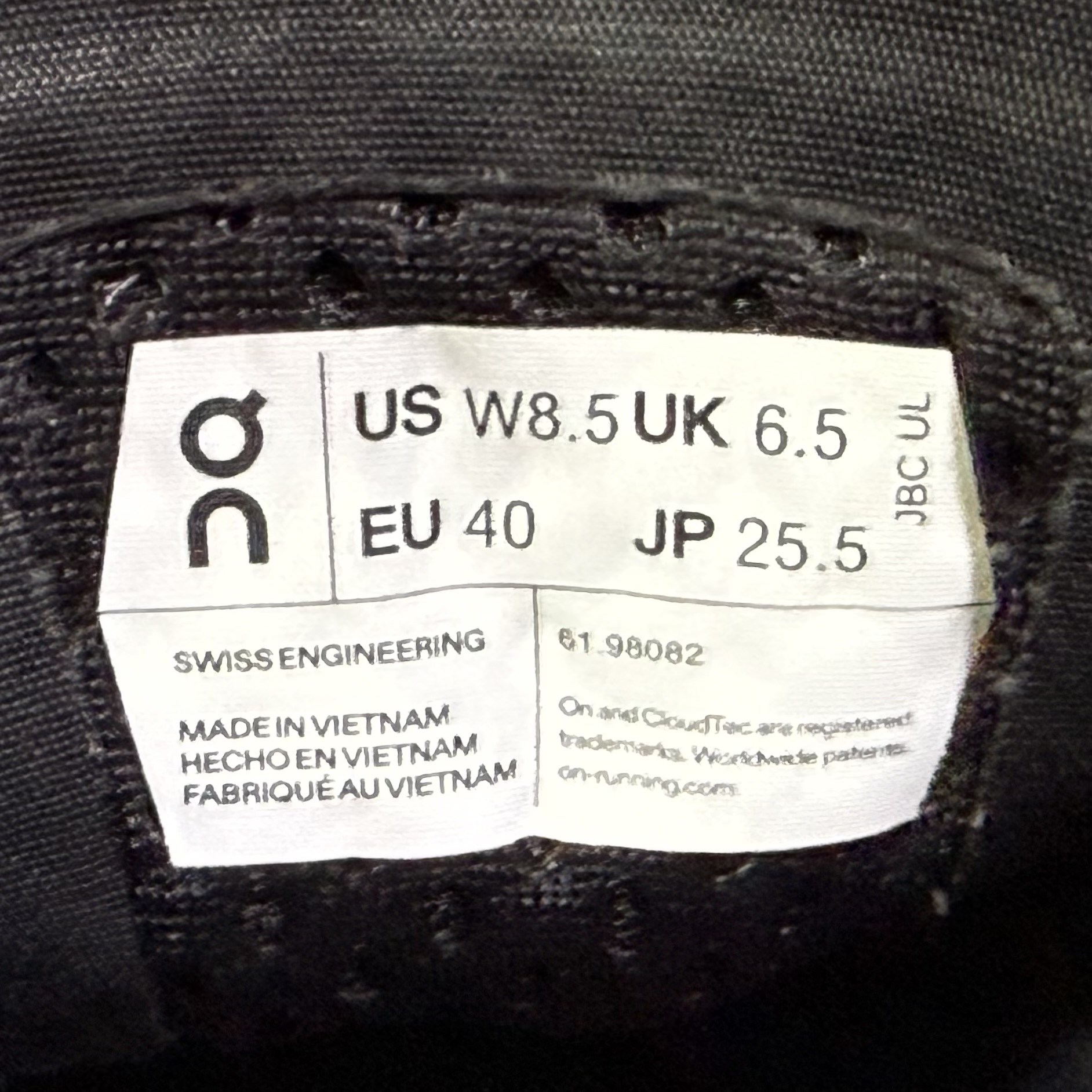 รองเท้าวิ่ง On CloudMonster ‘Magnet/Shark’ #มือ2 (W8.5US) Women