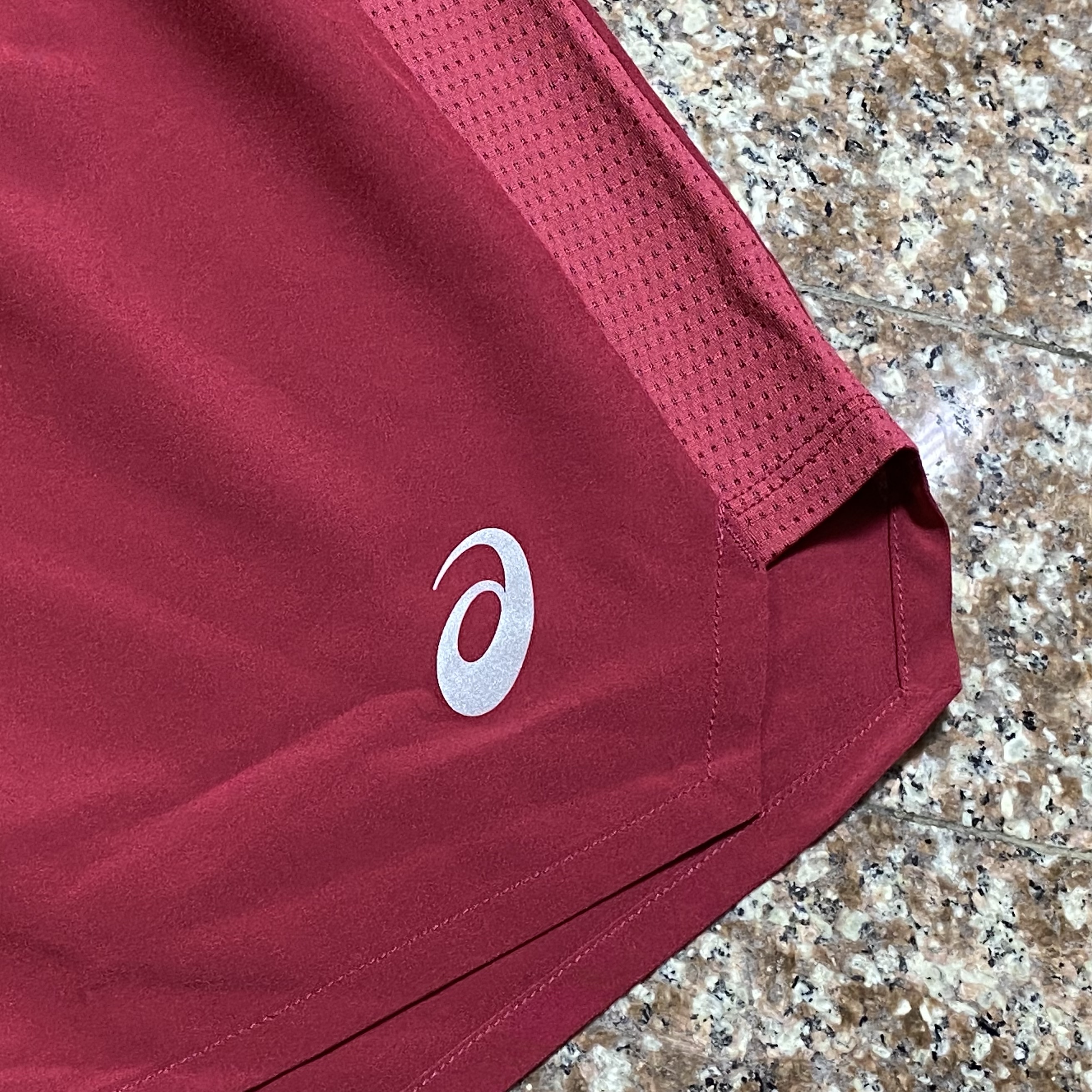 กางเกงวิ่ง ASICS Road 5” Running Shorts ‘Burgundy’ (XL)