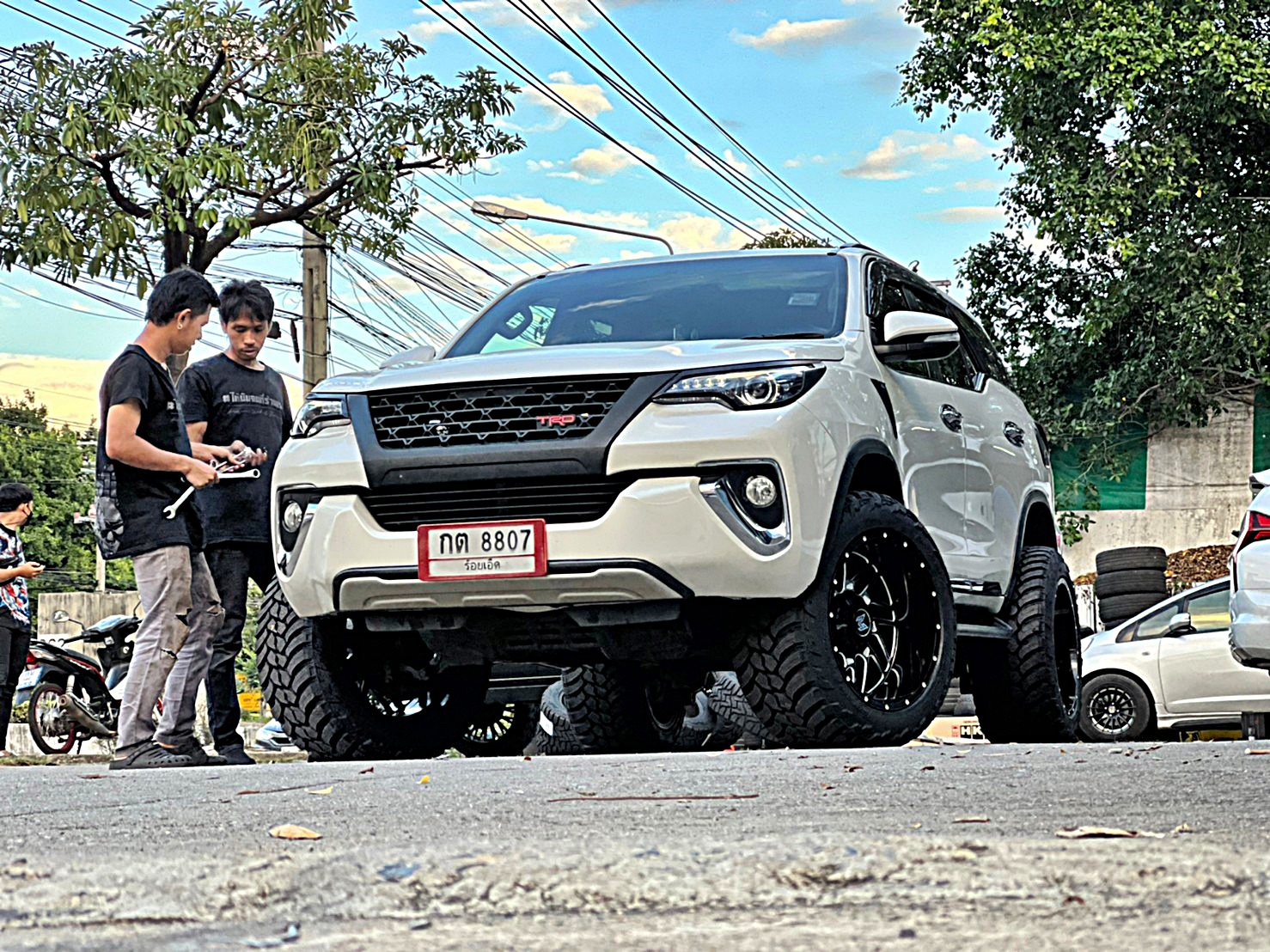 FORTUNER ทรงเมกา ล้อขอบ20 ที่ STEP9