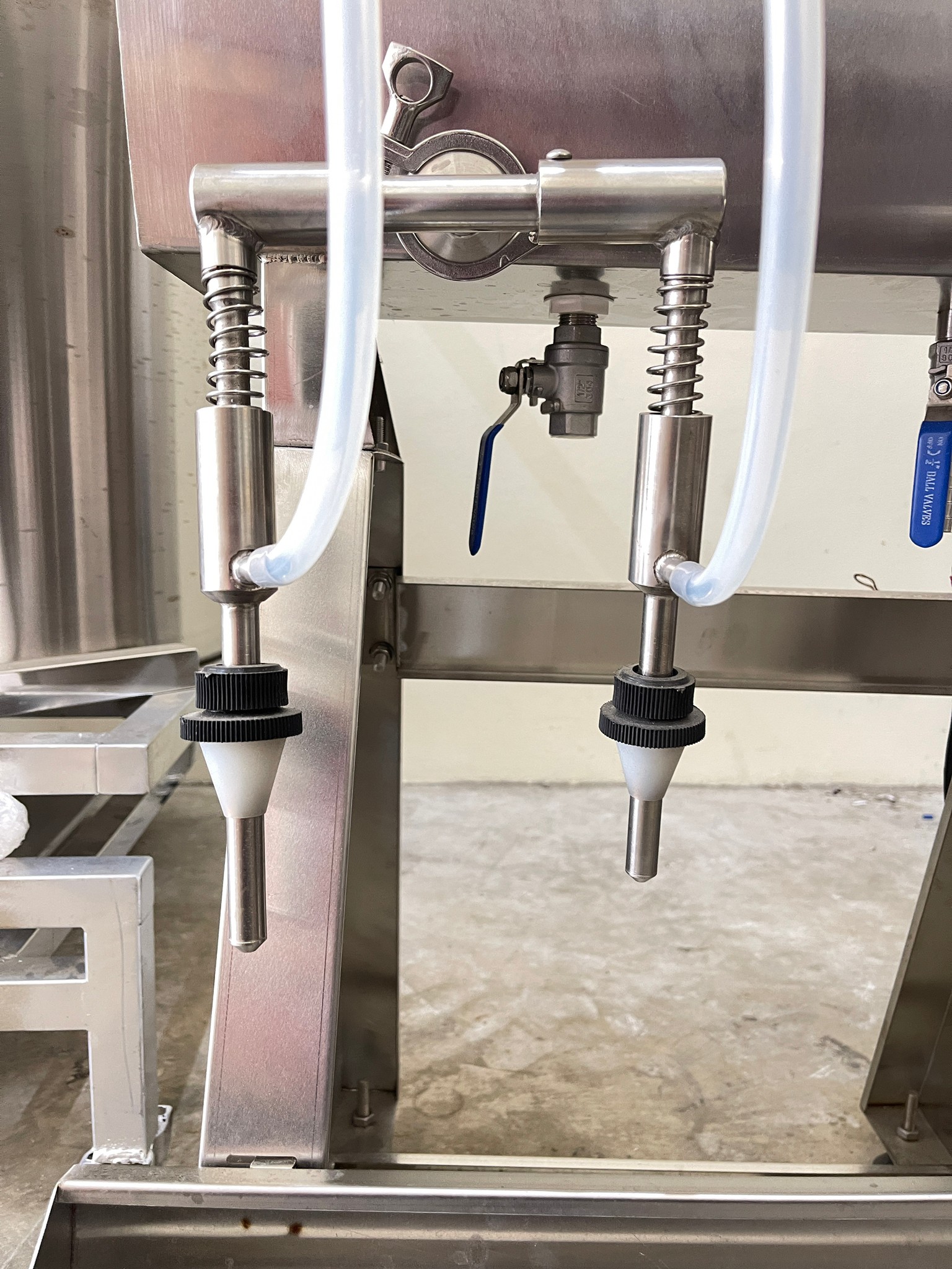 17173 เครื่องบรรจุเหล้า สุรา น้ำ/ซอส/น้ำส้มสายชู/น้ำมันสำหรับบริโภค HY0407