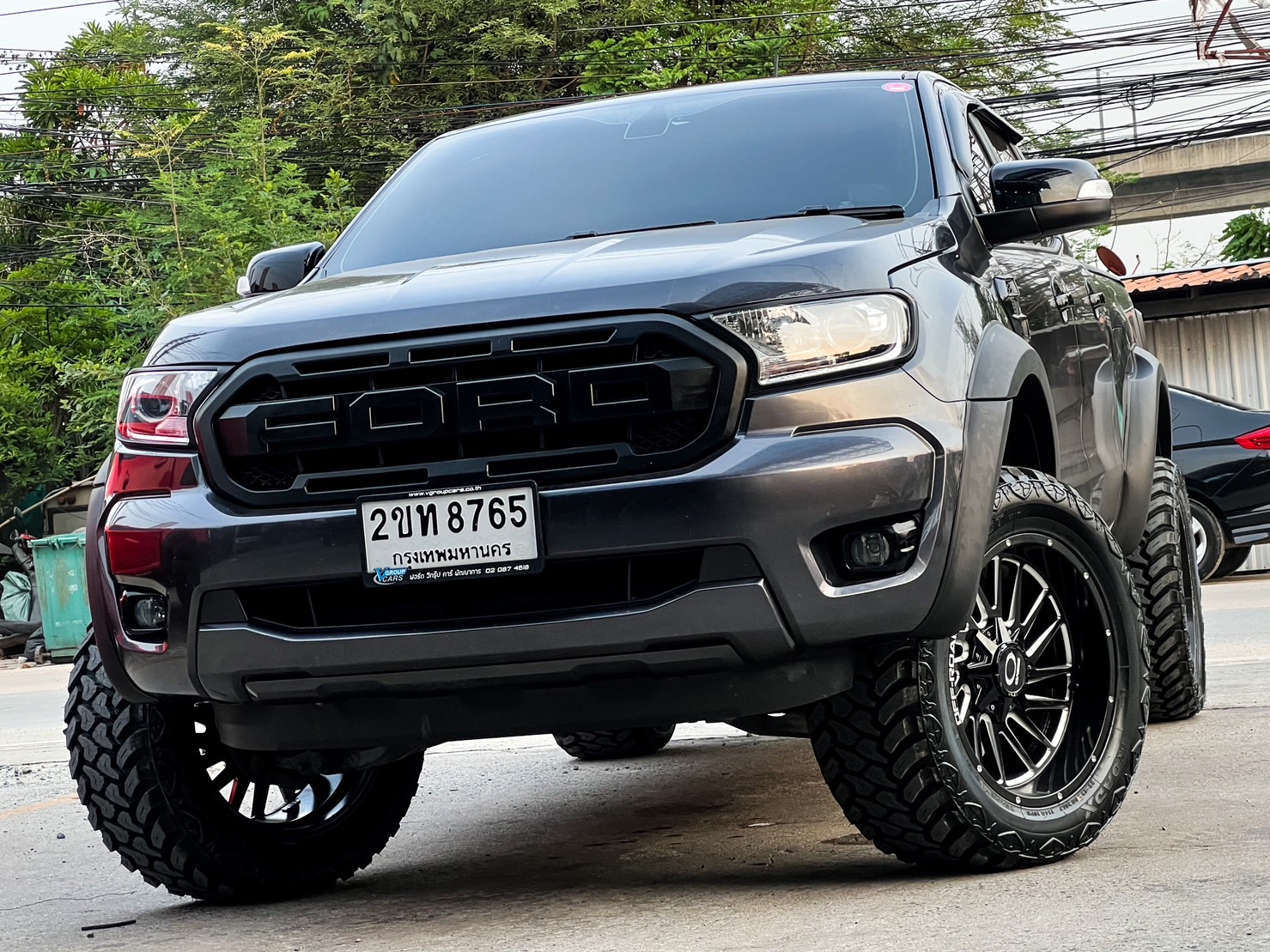 FORD RANGER ทรงเมกา แต่งครบ จบที่STEP9