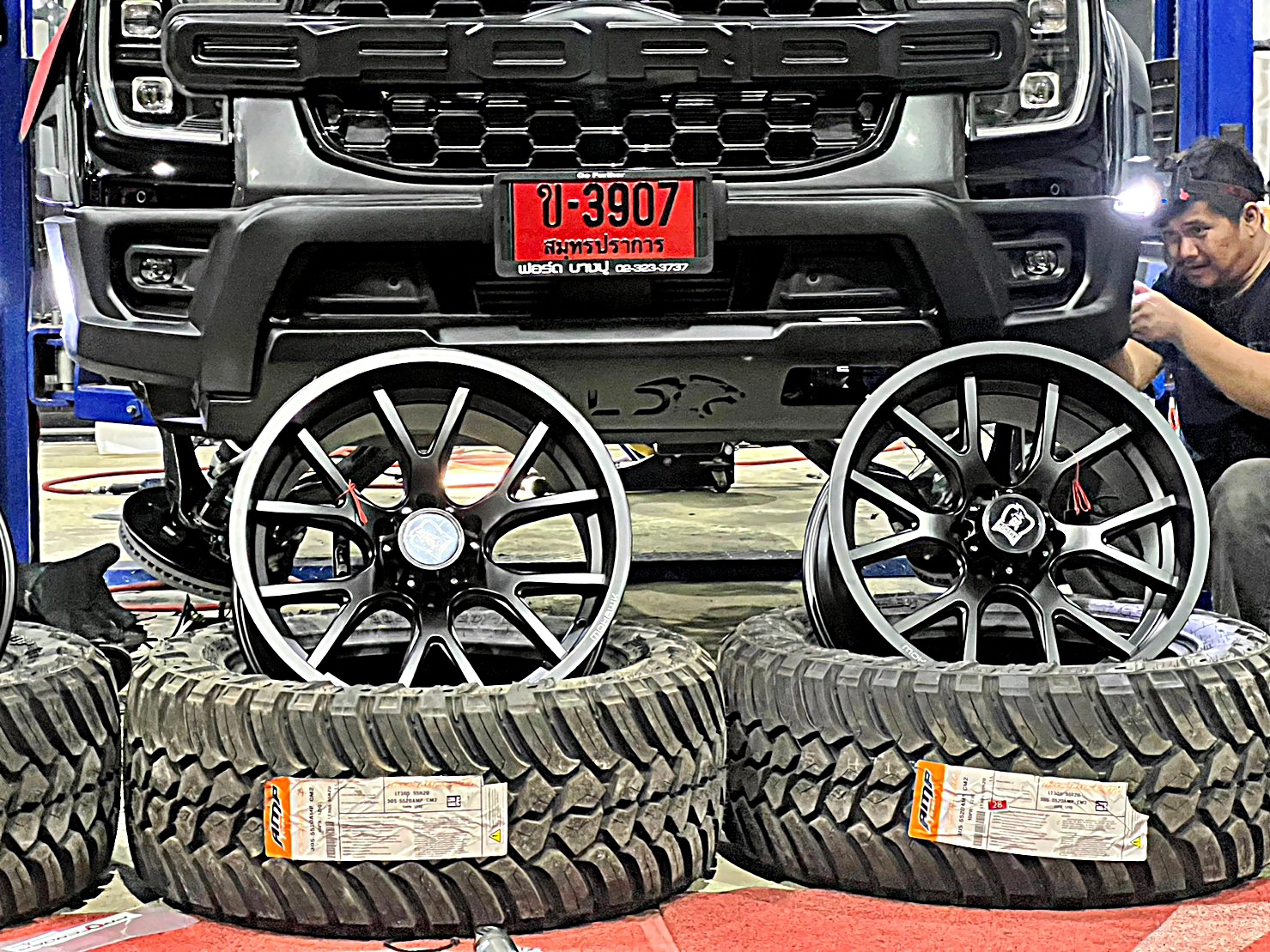 FORD RANGER NEXTGEN เน้นสเป็ค ล้อไม่ยื่น ยางใหญ่