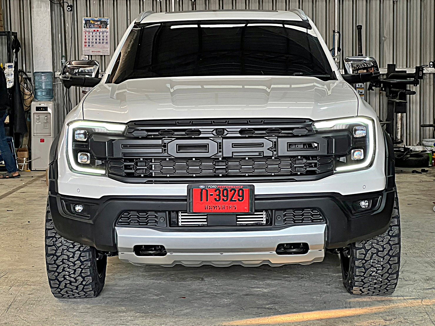 FORD EVEREST NEXTGEN แต่งวทรงเมกาที่ STEP9