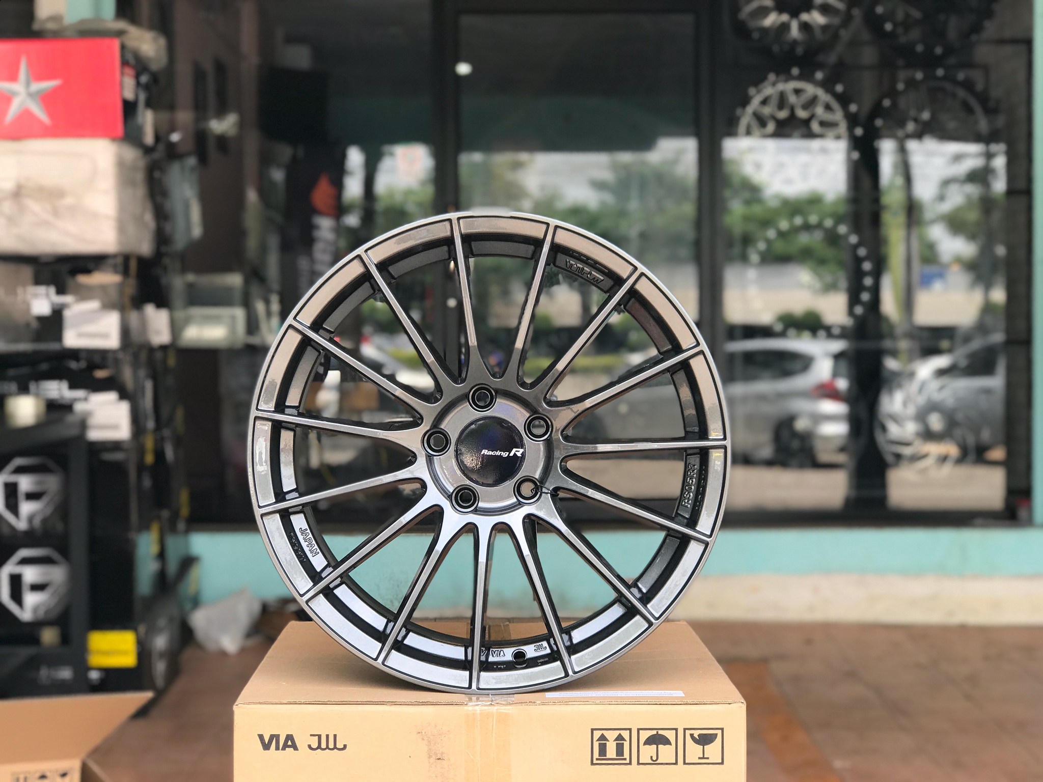 ล้อใหม่ ENKEI RS05RR ขอบ18 ราคาพิเศษ