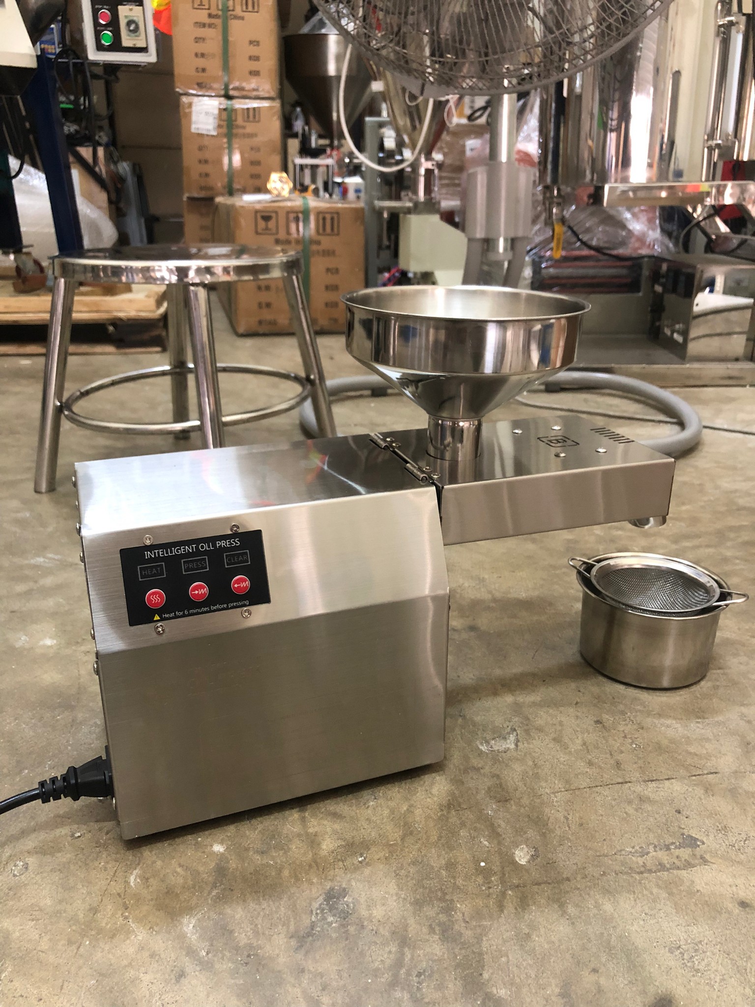 🌈13573 เครื่องสกัดน้ำมัน สแตนเลสไม่เป็นสนิม แบบอัตโนมัติ สำหรับธุรกิจเริ่มต้น SME รุ่น B01