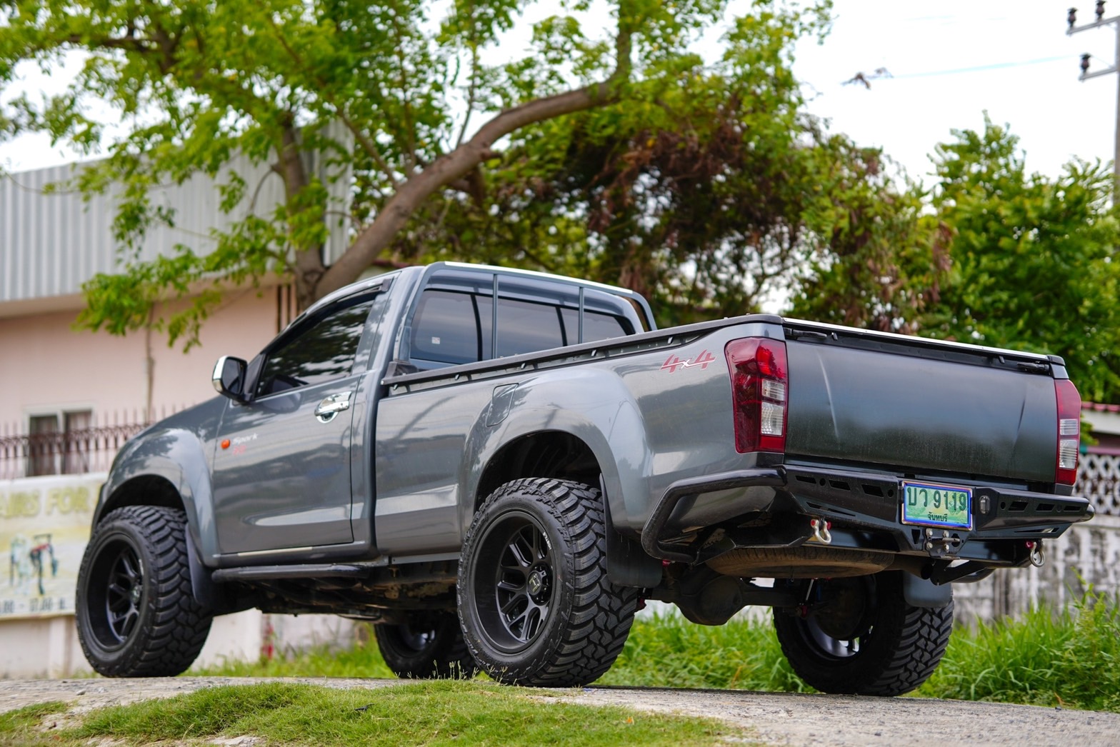 D-MAX หัวเดียว จันทบุรี งบ2แสน แต่งทรงเมกาที่ STEP9