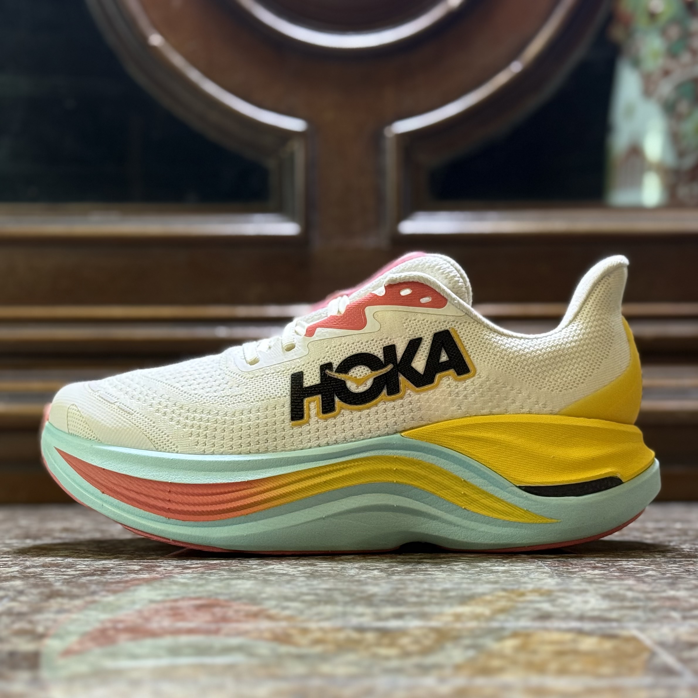 รองเท้าวิ่ง HOKA Skyward X Women #มือ2 (W8.5US)