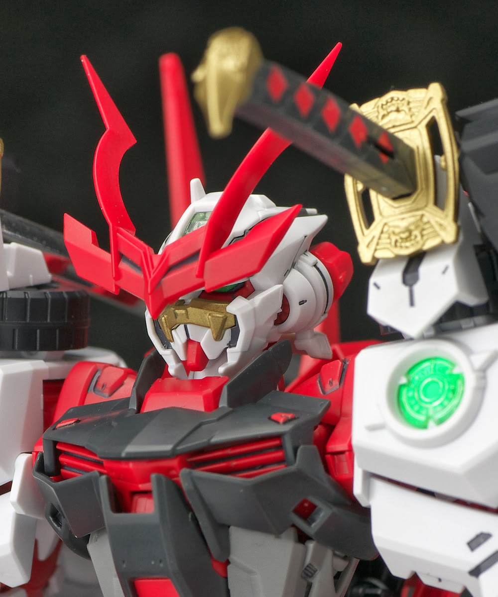 MG 1/100 SENGOKU ASTRAY GUNDAM