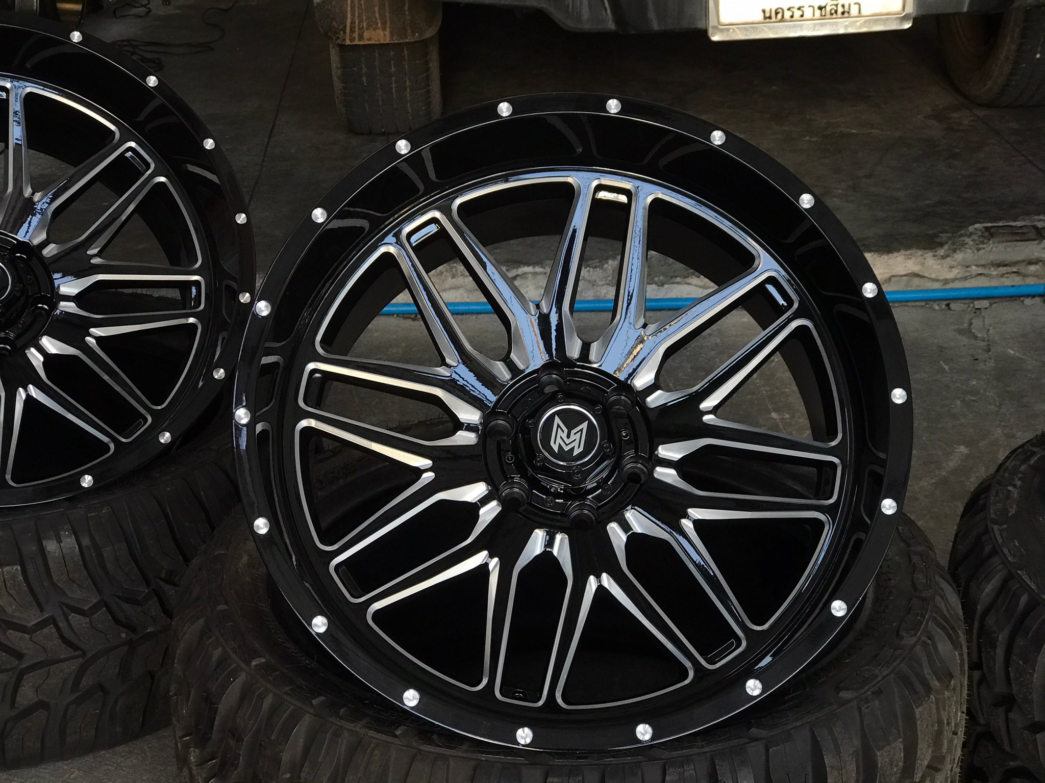 MAGNETIC 22x12 ET-44 CROSSWIND MT 33/12.5R22