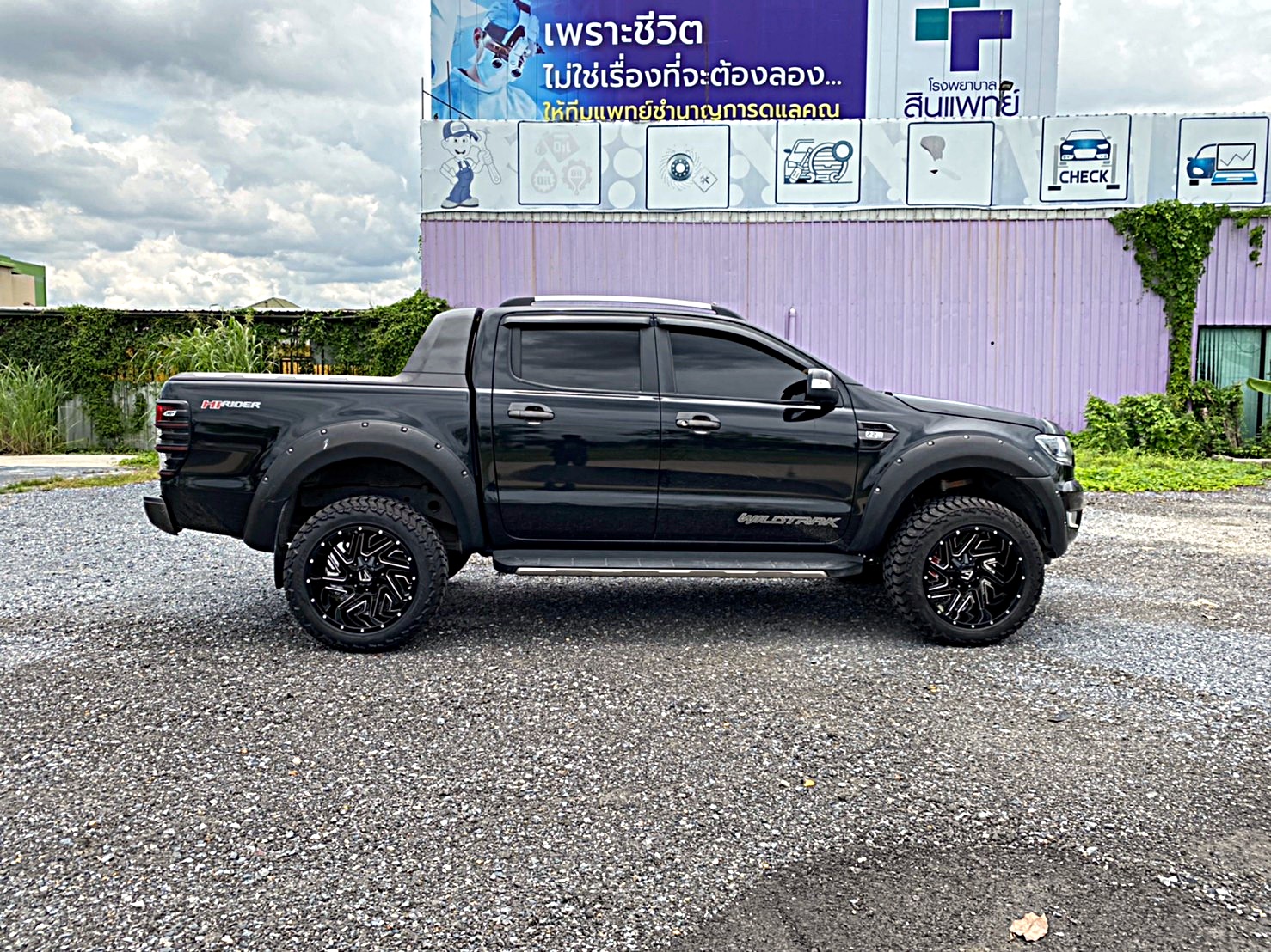 FORD WILDTRAK จัดทรงเมกาที่ STEP9