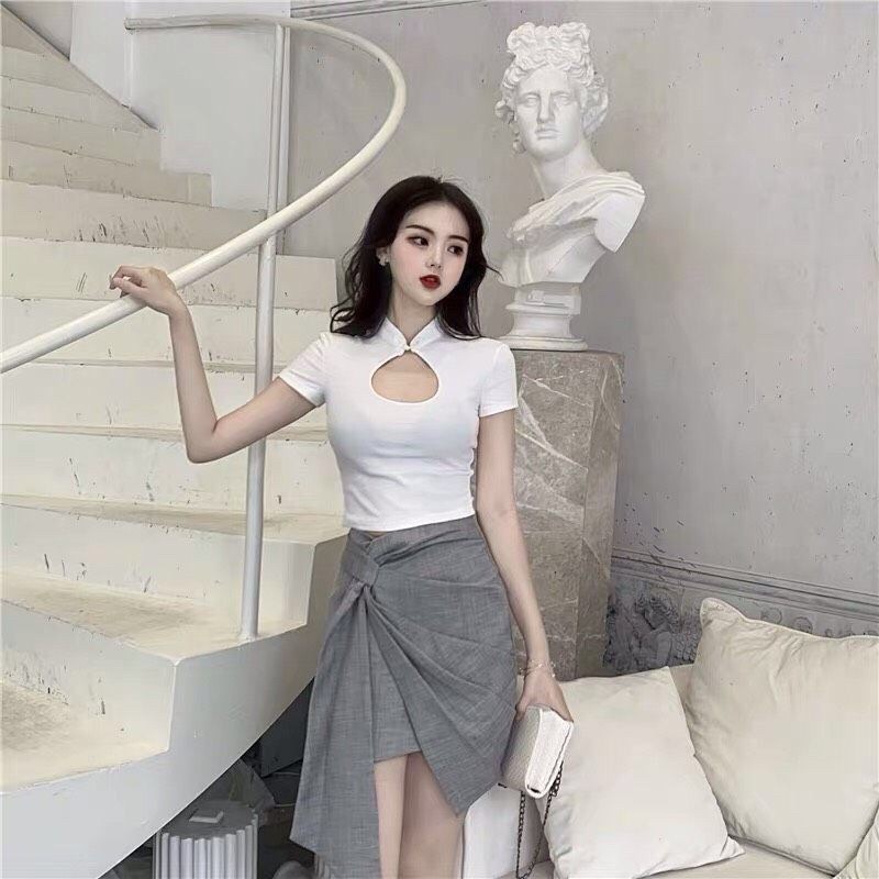 เสื้อครอปเว้าอก