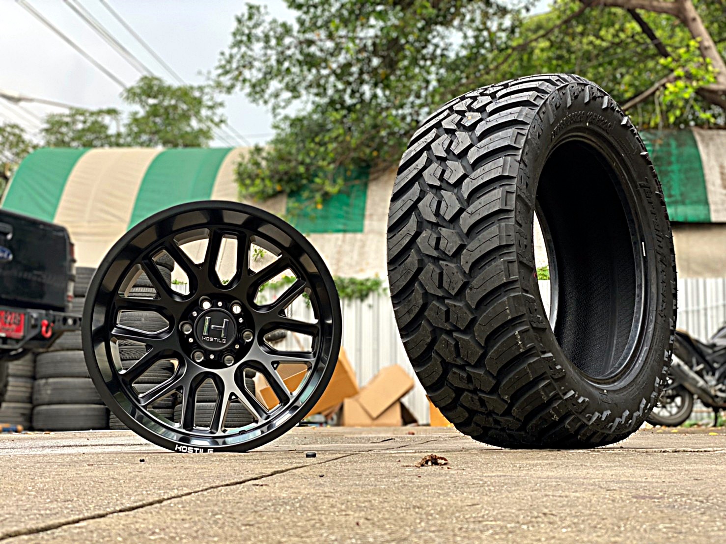 FORD EVEREST ทรงเมกา ล้อ HOSTILE H120 โคตรหล่อ