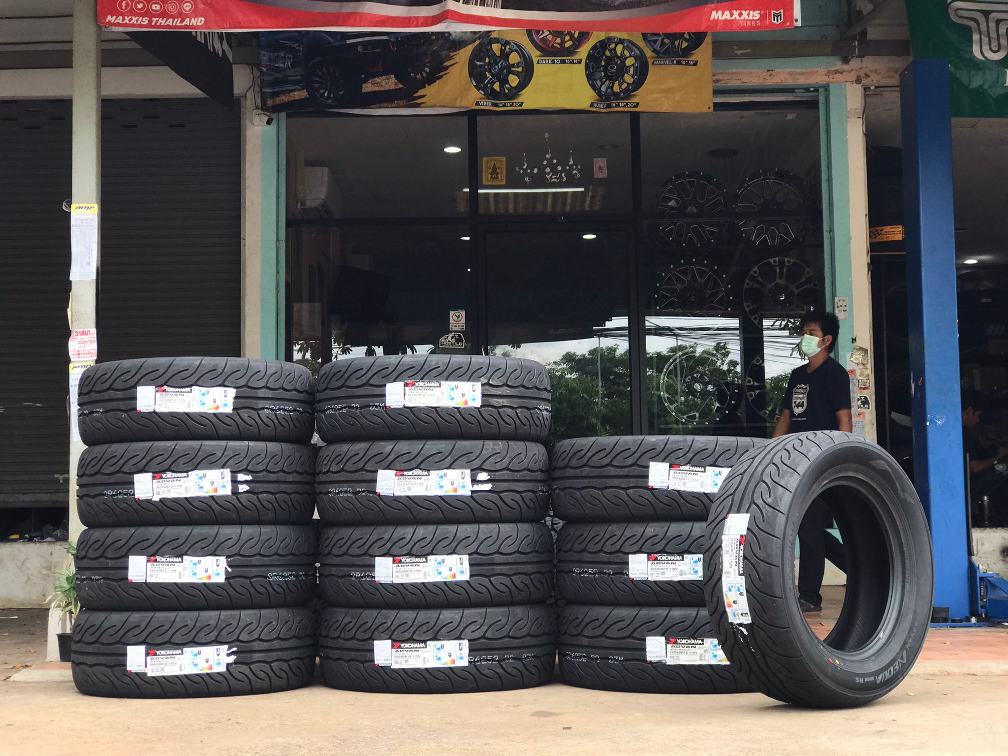 YOKOHAMA AD08 RS 255/50-18 ราคาถูก
