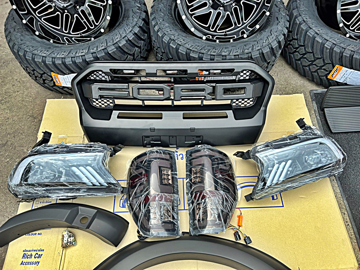 FORD WILDTRAK ชุดแต่งรอบคัน ทรงเมกาที่ STEP9