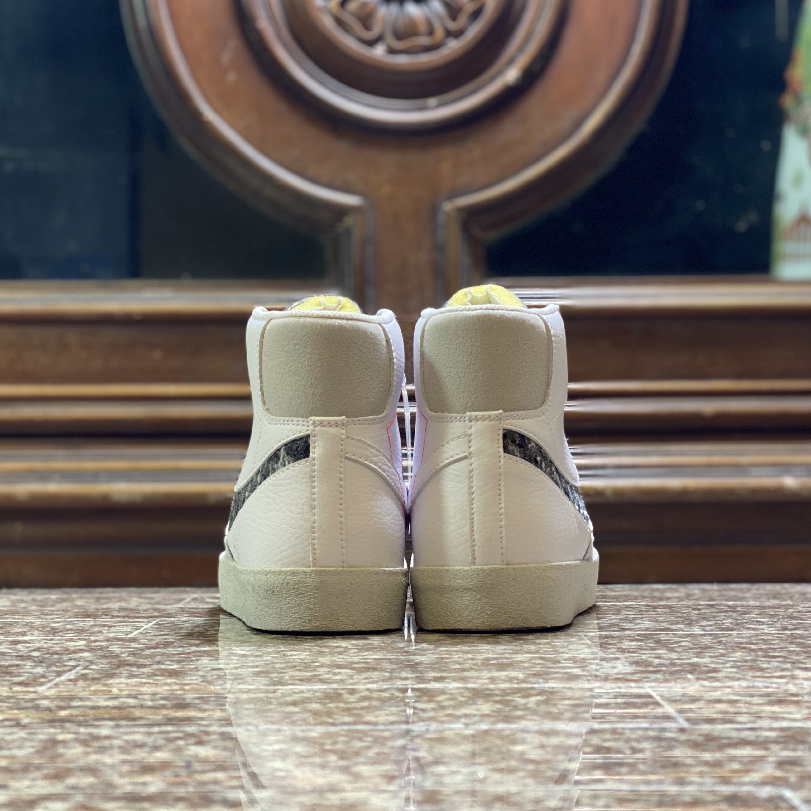 รองเท้า Nike Blazer 77 Mid ‘Vintage’ (M9US)