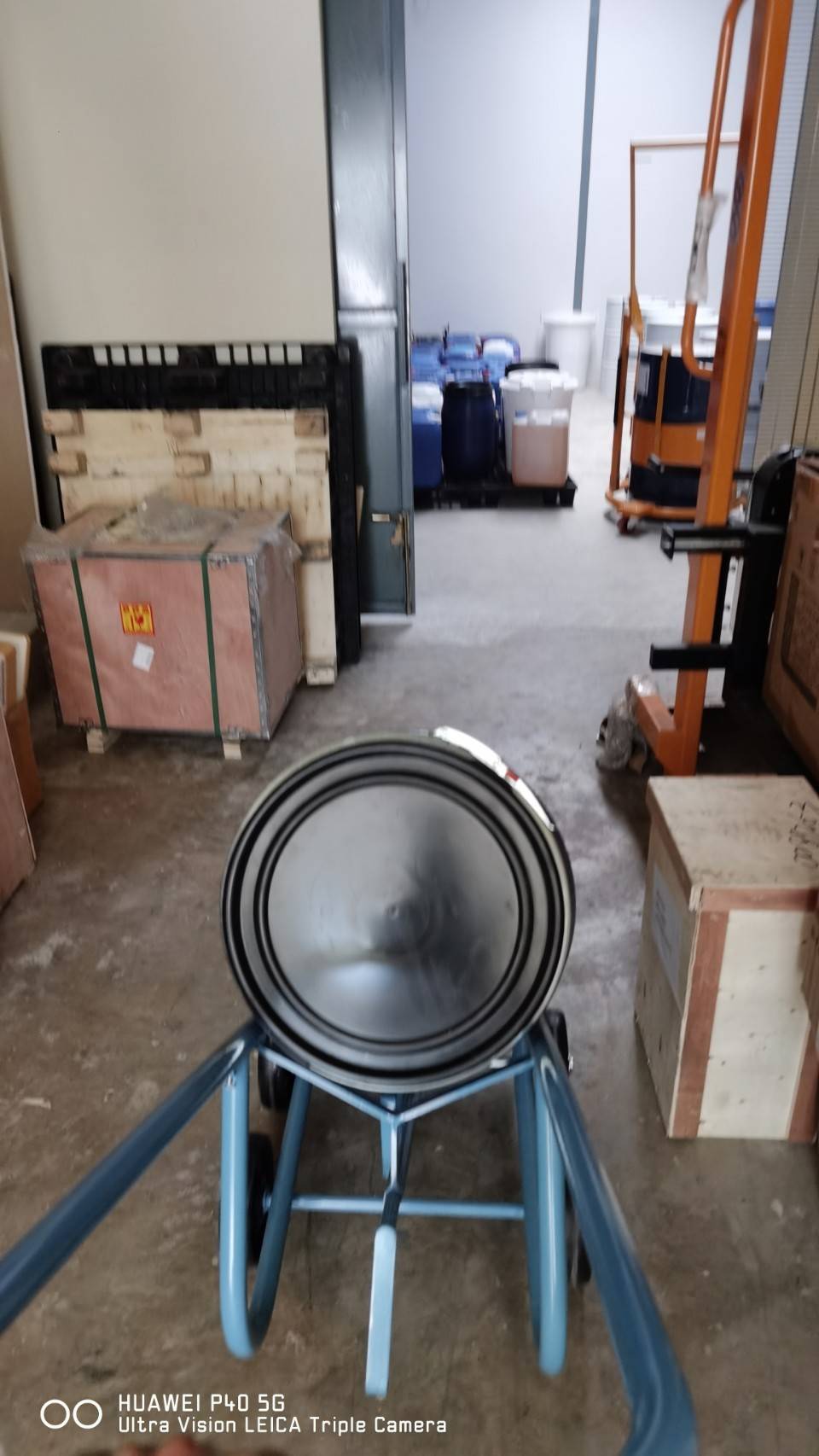 รถเข็นอเนกประสงค์ถังเคมี 200ลิตร พร้อมเท่ลงได้ในตัว 4 ล้อ DF20