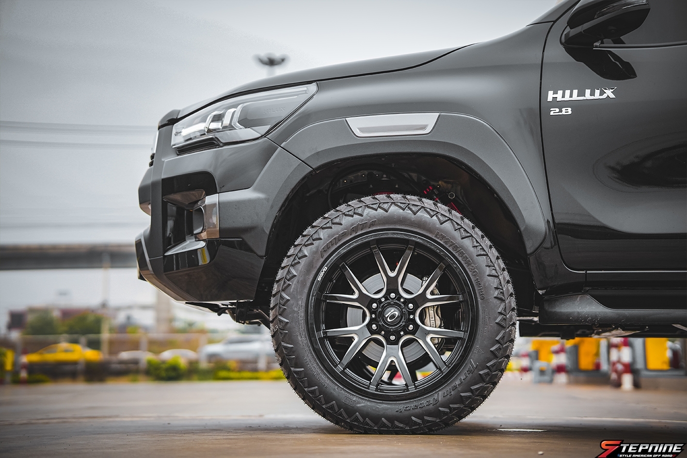 TOYOTA REVO ทรงเมกา