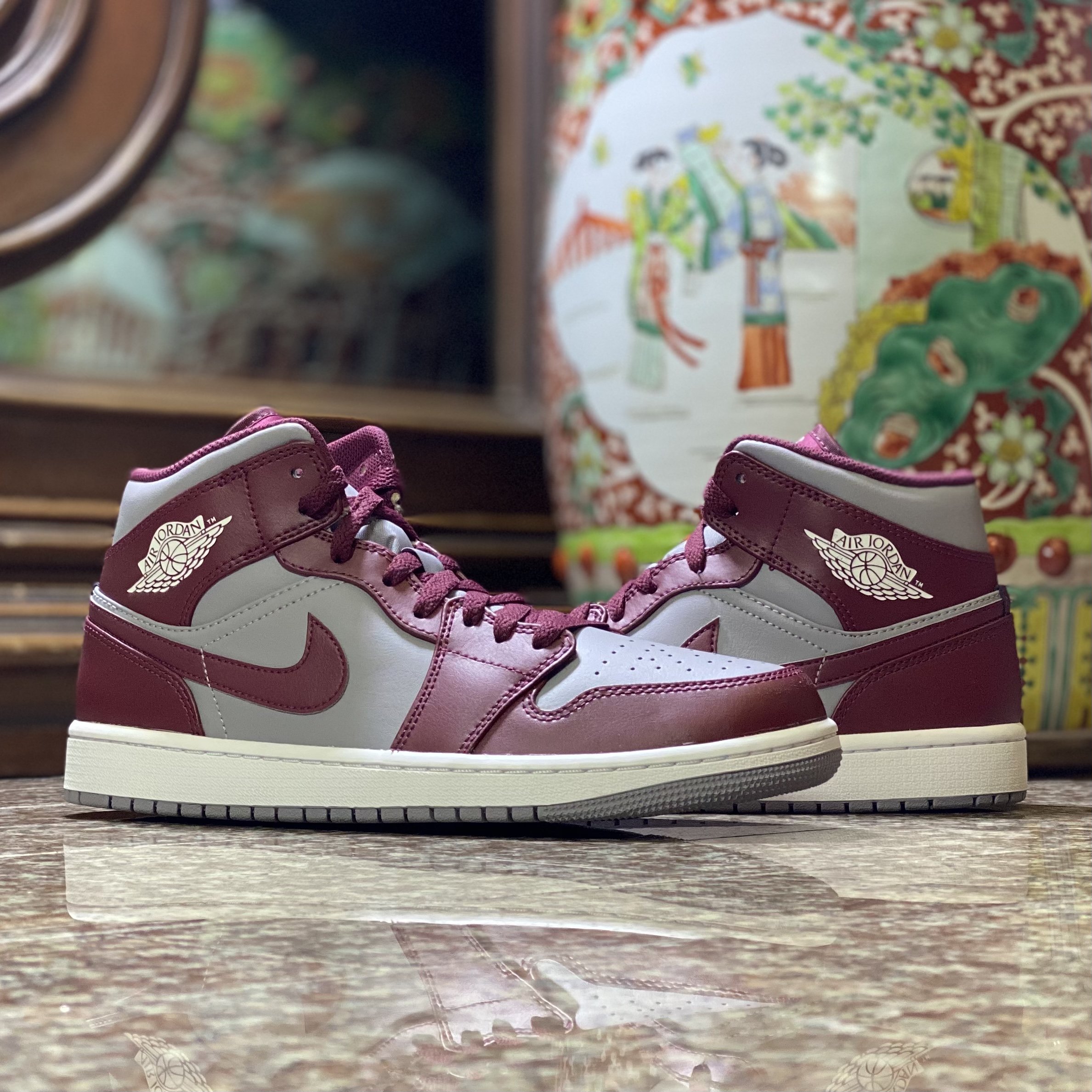 รองเท้า Nike Air Jordan 1 Mid ‘Cherrywood’ (M9.5US)