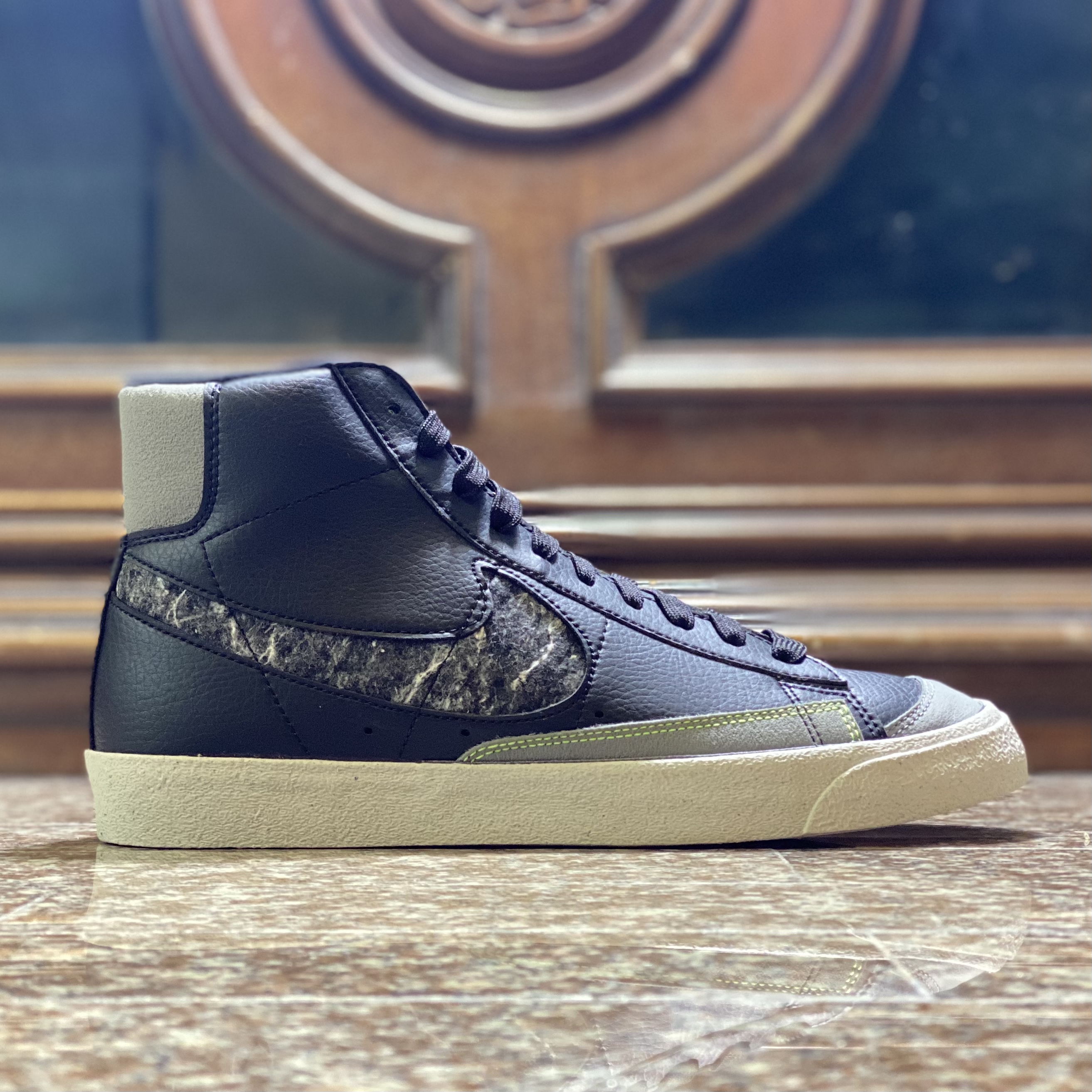 รองเท้า Nike Blazer Mid ‘77 ‘LIMITED’ (M10US)