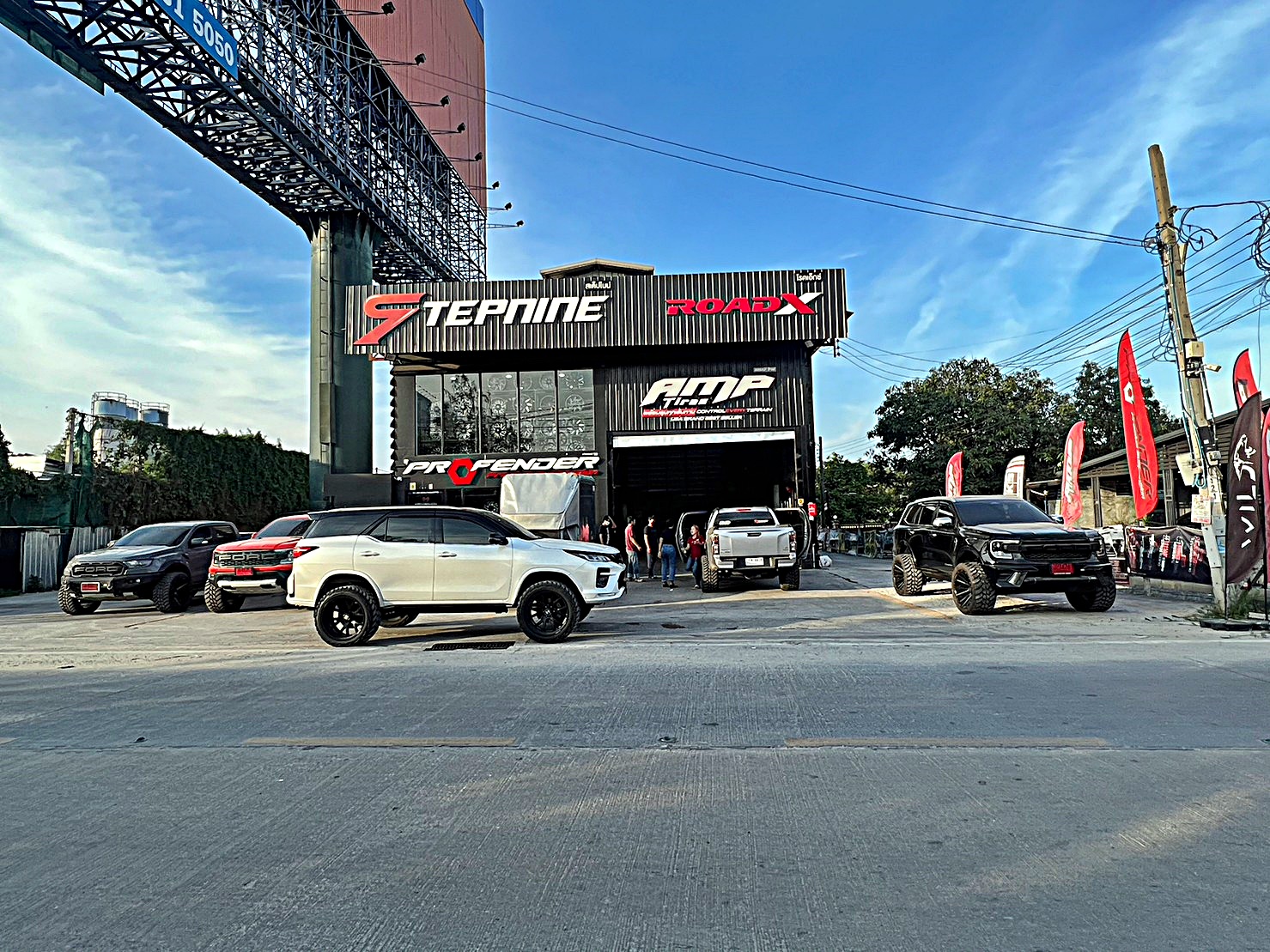 TOYOTA FORTUNER อยุธยา แต่งทรงเมกาที่ STEP9