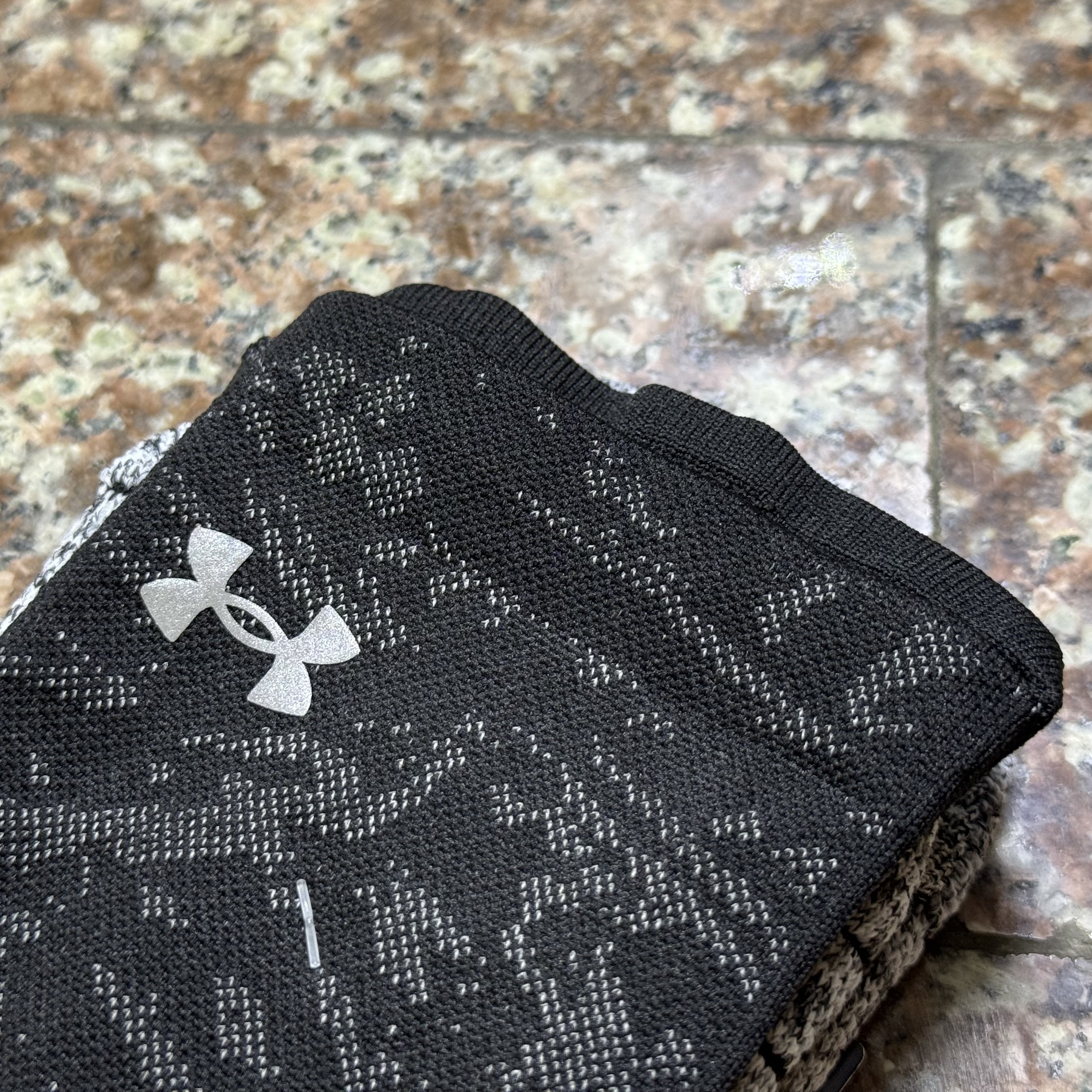 ถุงเท้าวิ่ง Under Armour Cushioned Crew Running Socks ‘LIMITED’ (MD)