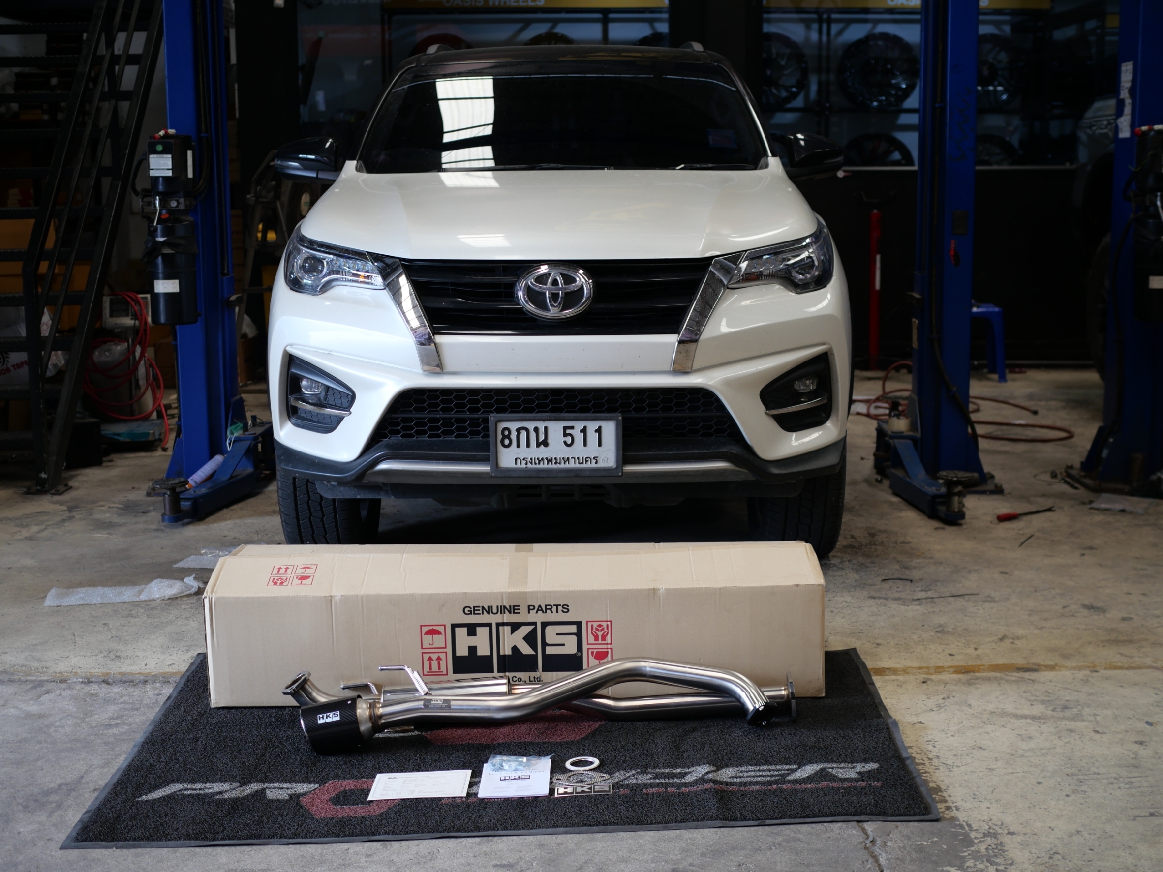 ท่อ HKS ปลายคาร์บอนใส่ FORTUNER ของแท้ที่ STEP9 เท่านั้น