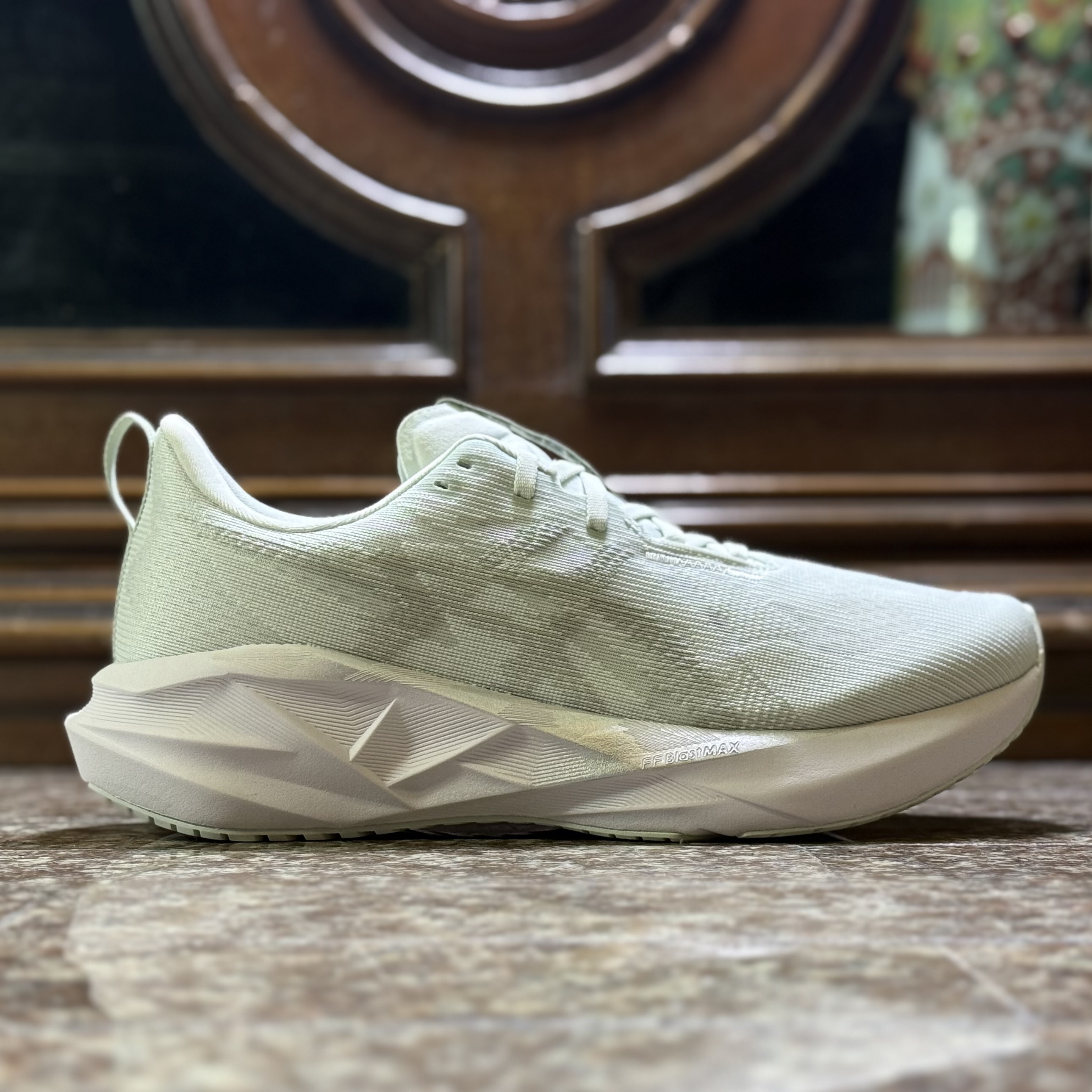 รองเท้าวิ่ง ASICS NovaBlast 5 ‘EXCLUSIVE’ (M9.5US)