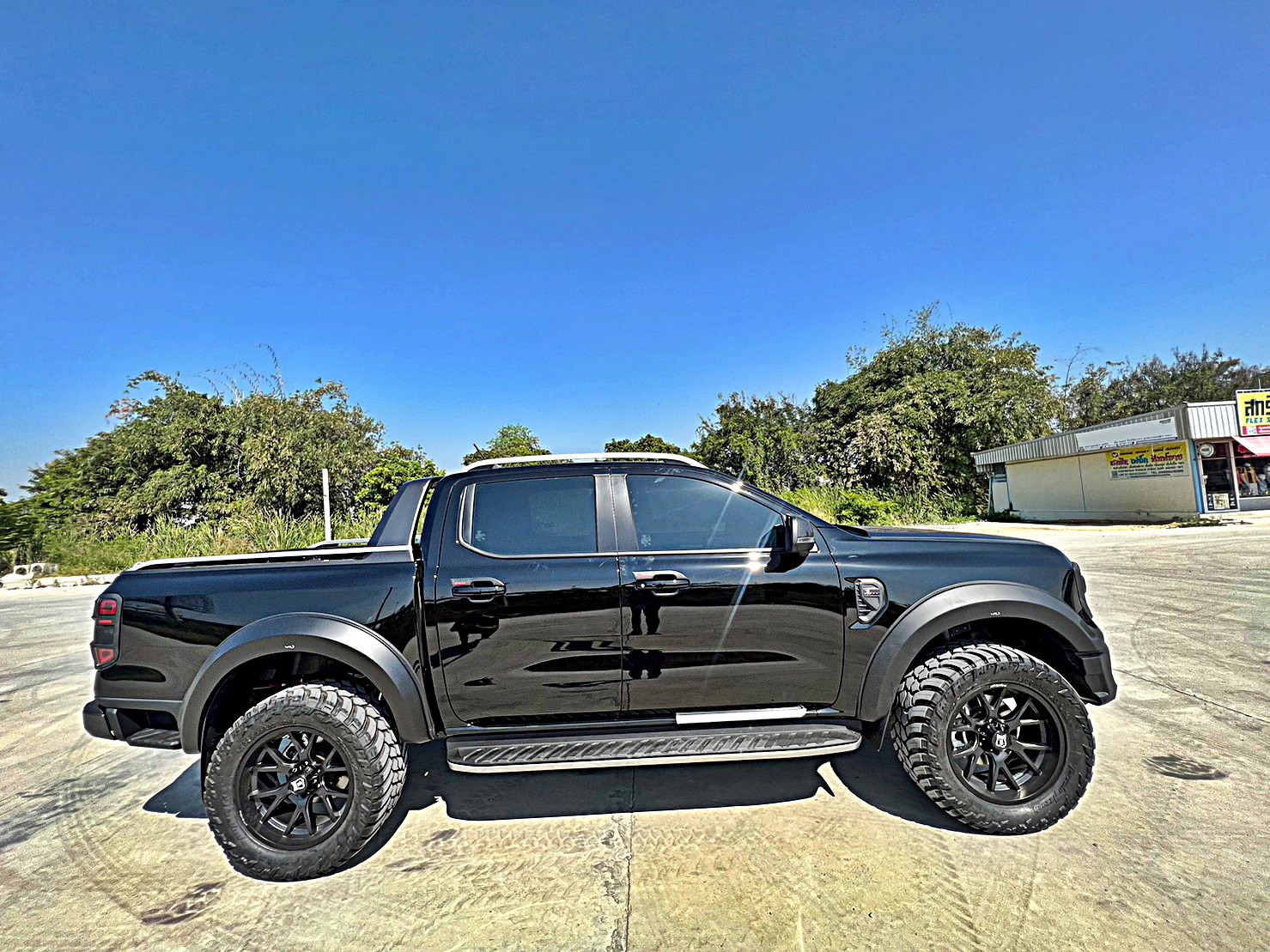 FORD RANGER NEXTGEN เน้นสเป็ค ล้อไม่ยื่น ยางใหญ่