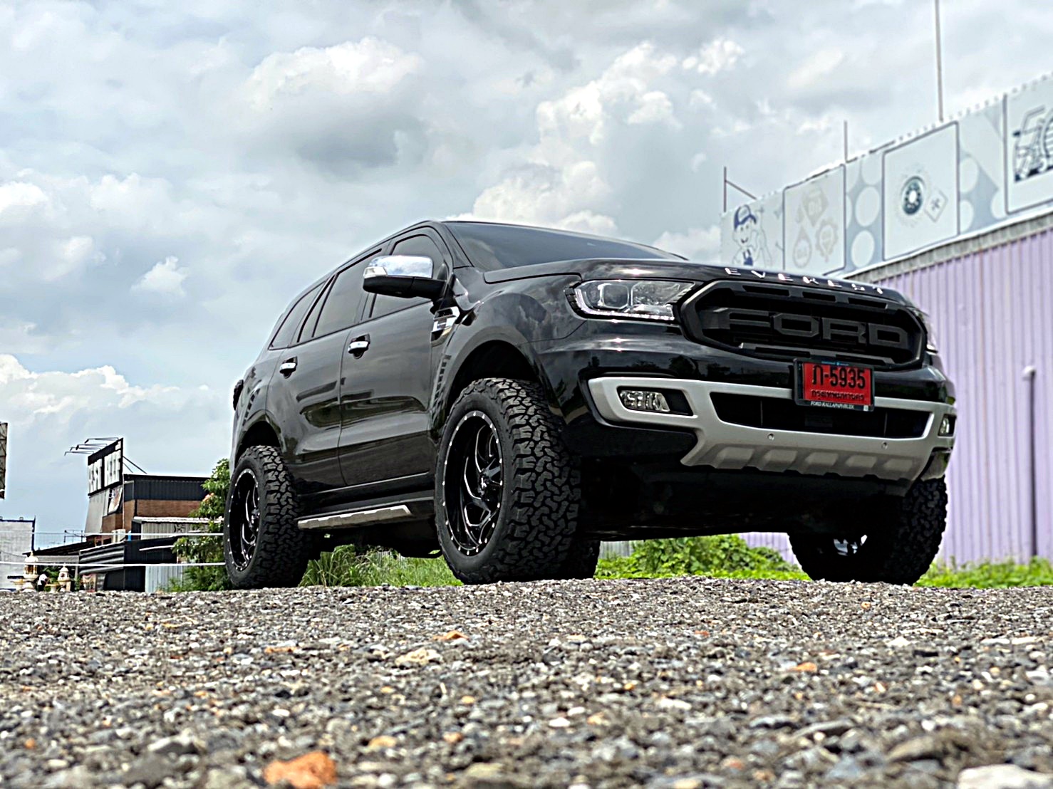 FORD EVEREST ป้ายแดงจัดล้อ20 แบบไม่ยก