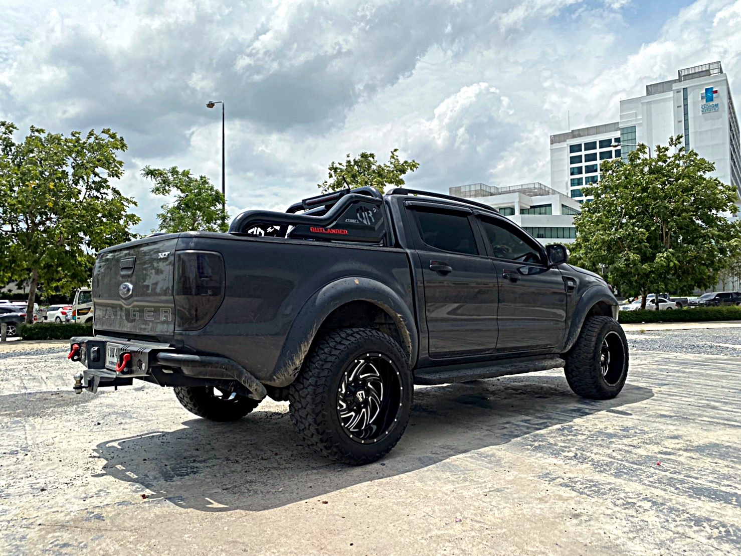 FORD จัดชุดใหม่ ทรงเมกาที่ STEP9