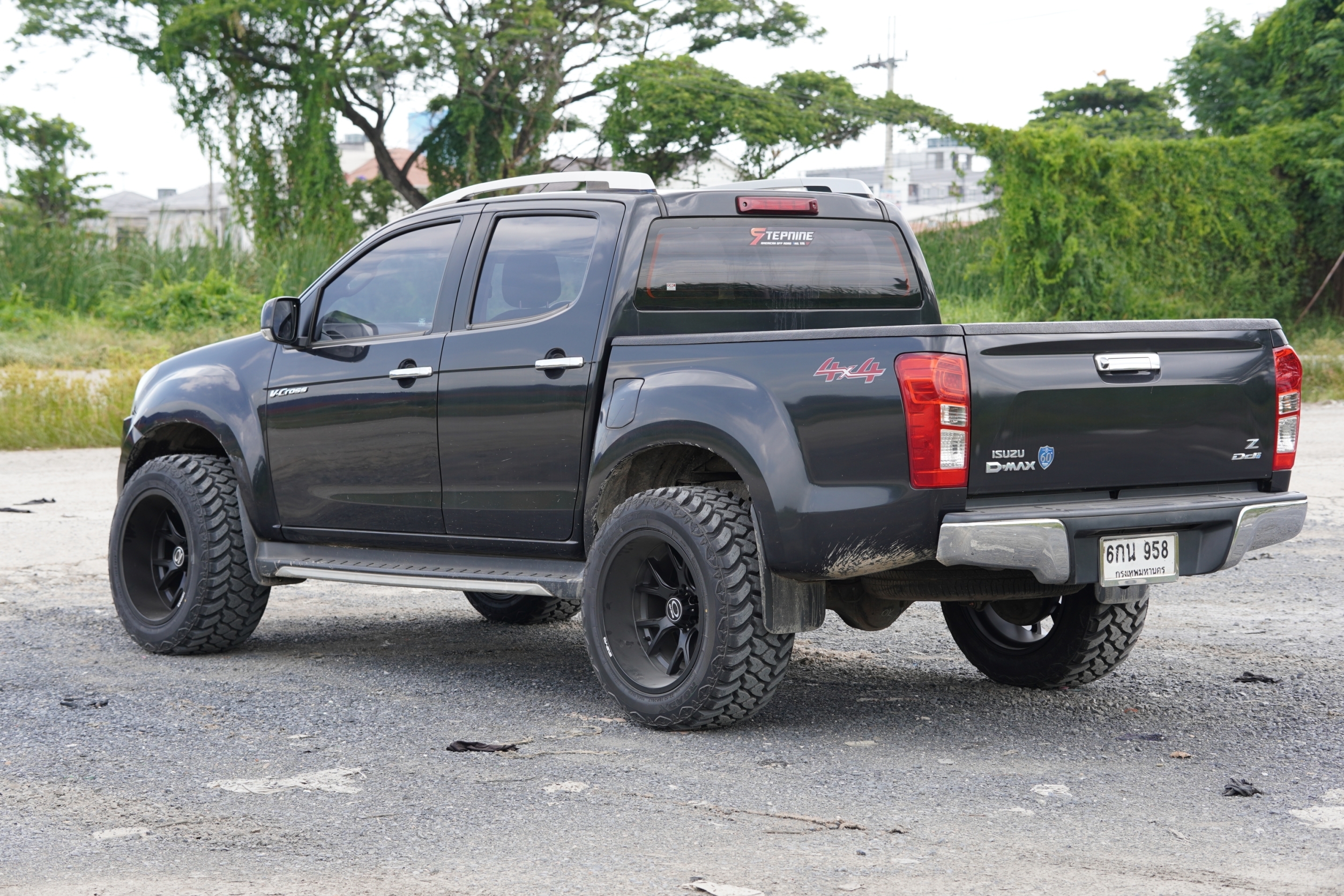 D-MAX ทรงเมกา งบประหยัด จัดโช๊คเดิมก้ได้