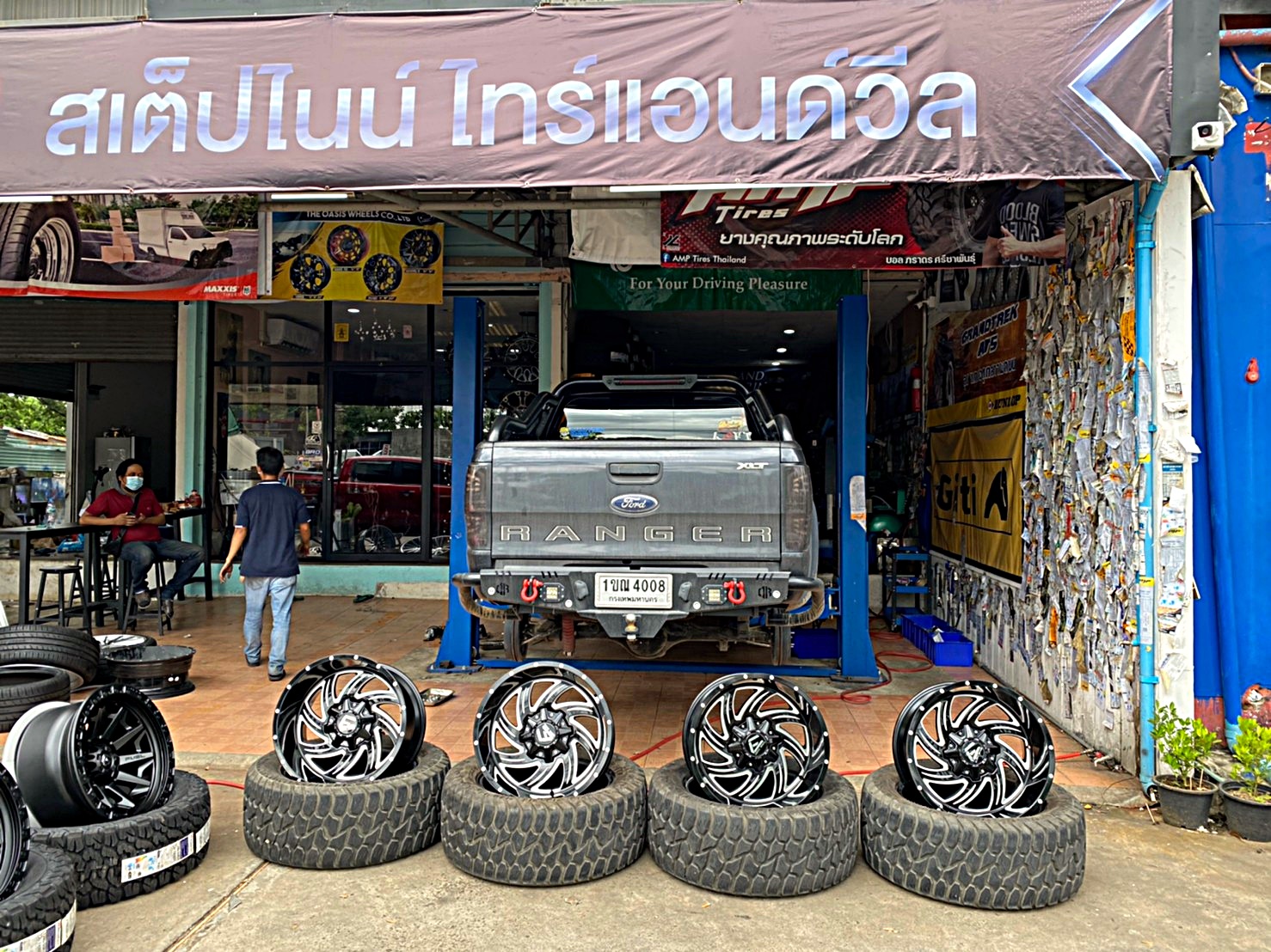 FORD จัดชุดใหม่ ทรงเมกาที่ STEP9