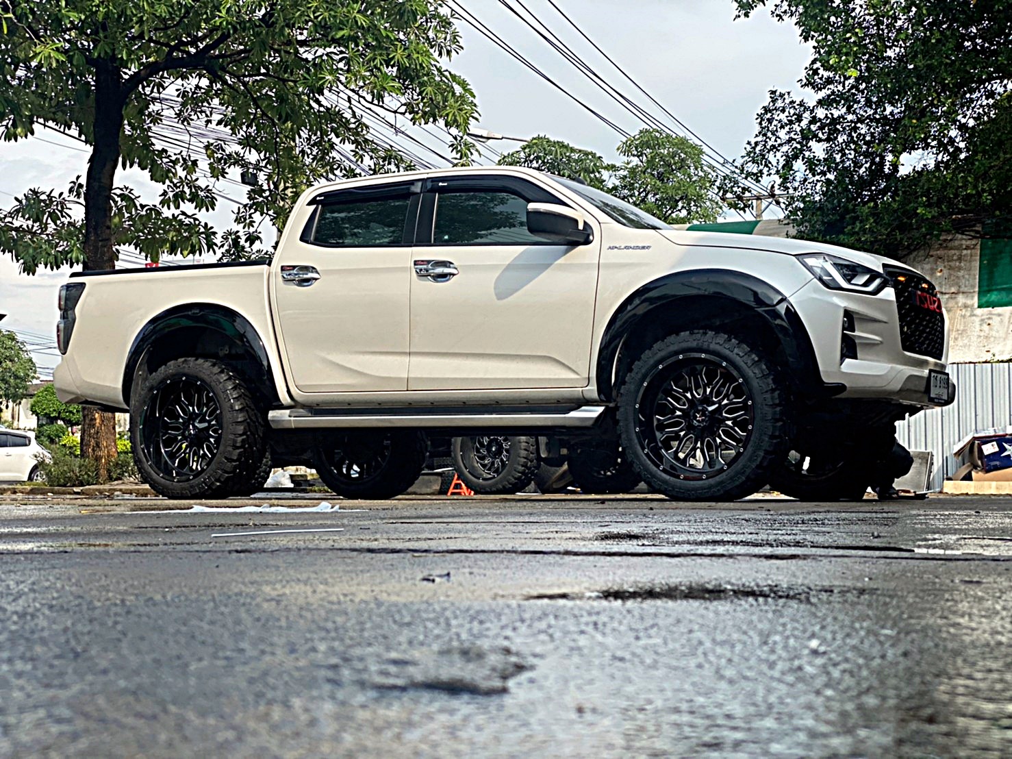 D-MAX ทรงเมกา มาไกลจากปราจีนบุรี