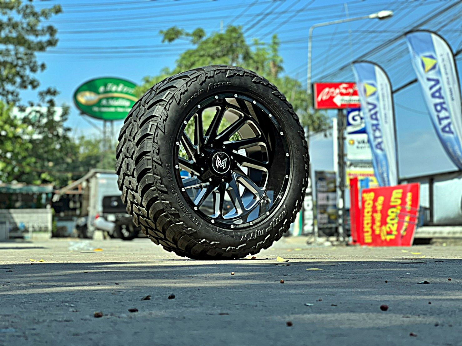 TRITON ทรงเมกา ที่ STEP9