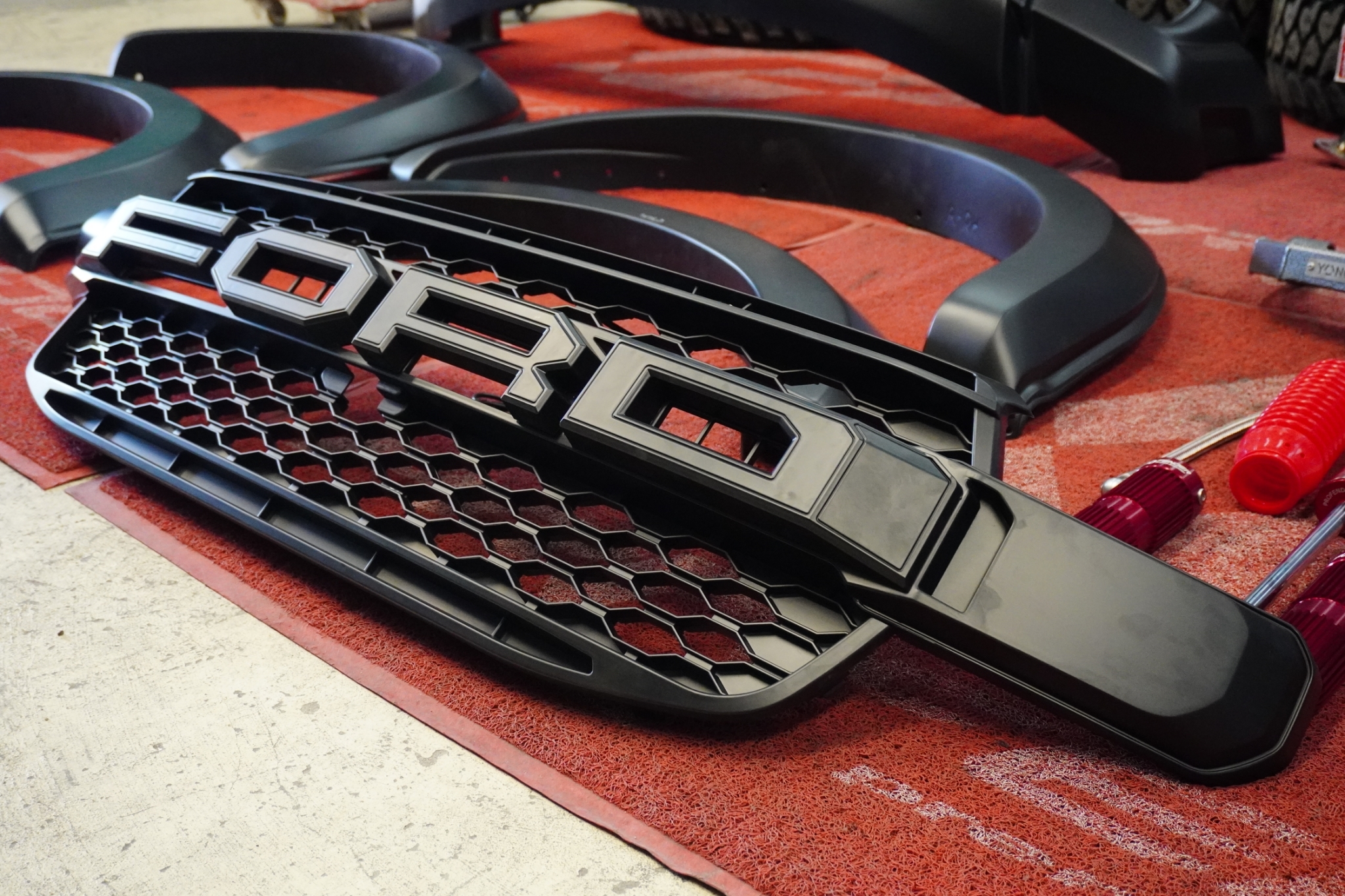 FORD RANGER NEXTGEN จองคิวมาจาก ชุมพร แต่งทรงเมกาที่ STEP9