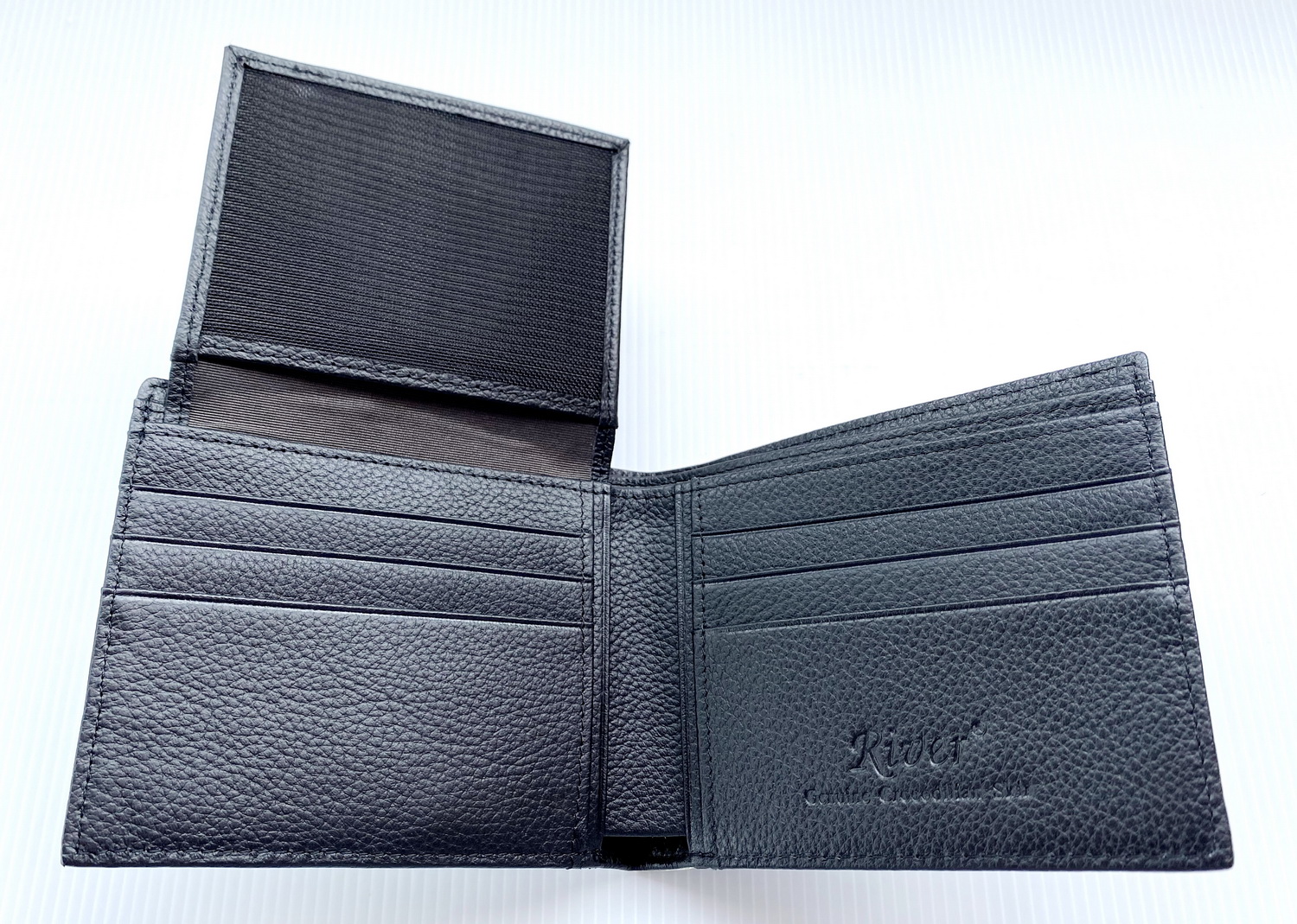 กระเป๋าสตางค์หนังจระเข้แท้ ส่วนหาง สีขาว