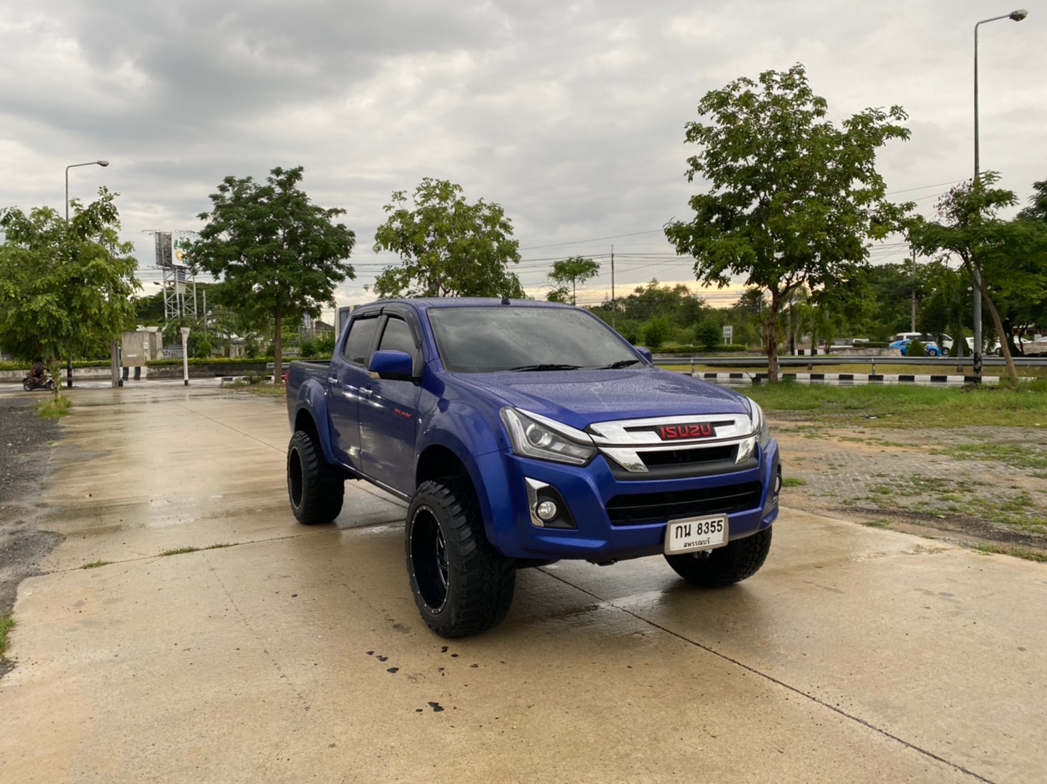 D-MAX มาจากสุพรรณบุรี จัดทรงเมกาที่ STEP9